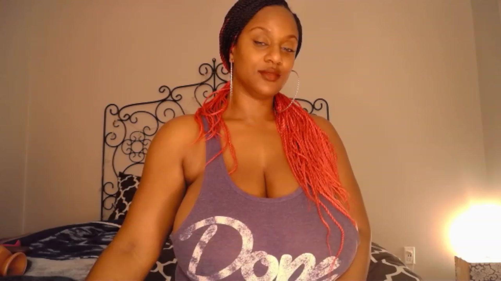 Gallery image thumbnail from TheIconicGirl's myfreecams stream on, 12/10/2022, 13:29 image 16 of 20