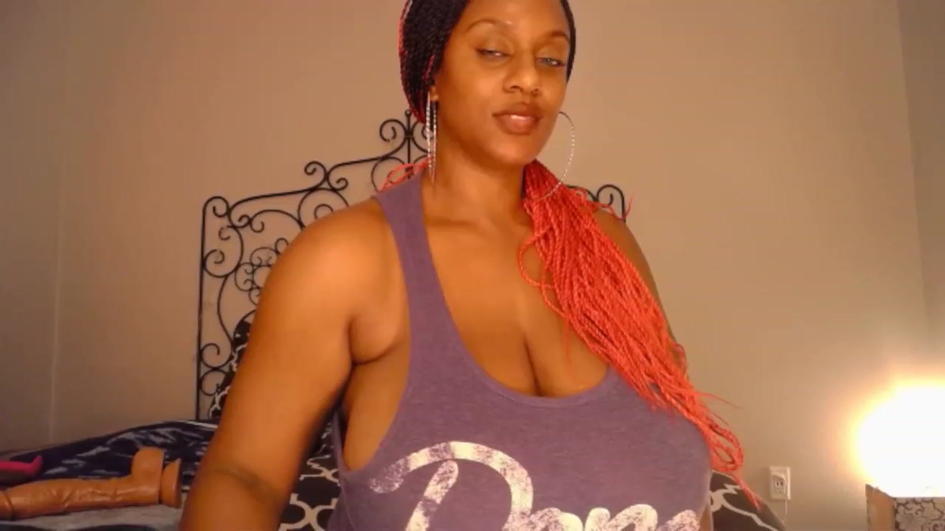 Gallery image thumbnail from TheIconicGirl's myfreecams stream on, 12/10/2022, 17:38 image 16 of 20