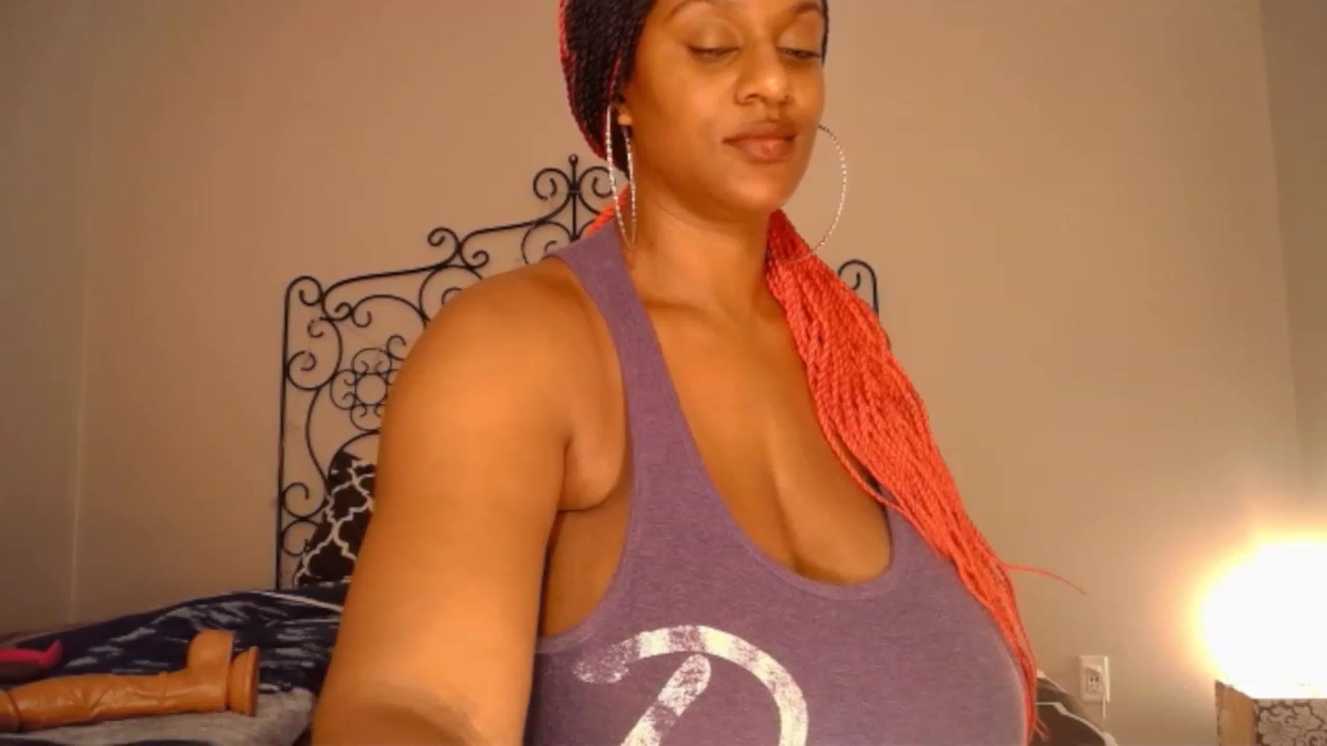 Gallery image thumbnail from TheIconicGirl's myfreecams stream on, 12/10/2022, 17:38 image 20 of 20
