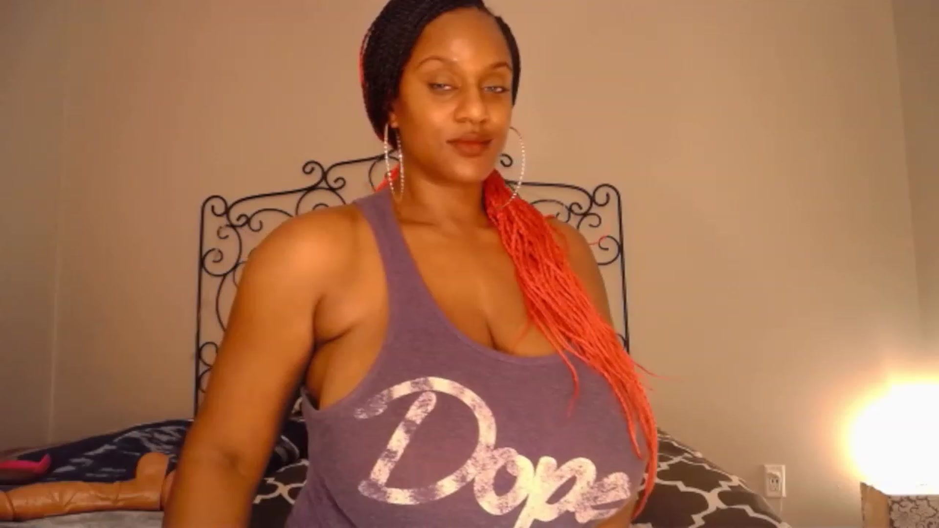 Gallery image thumbnail from TheIconicGirl's myfreecams stream on, 12/10/2022, 18:08 image 12 of 20