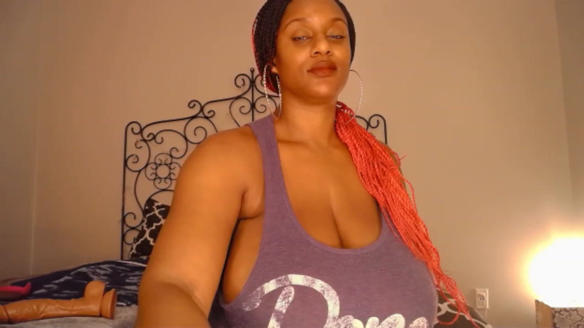 Gallery image thumbnail from TheIconicGirl's myfreecams stream on, 12/10/2022, 18:08 image 20 of 20