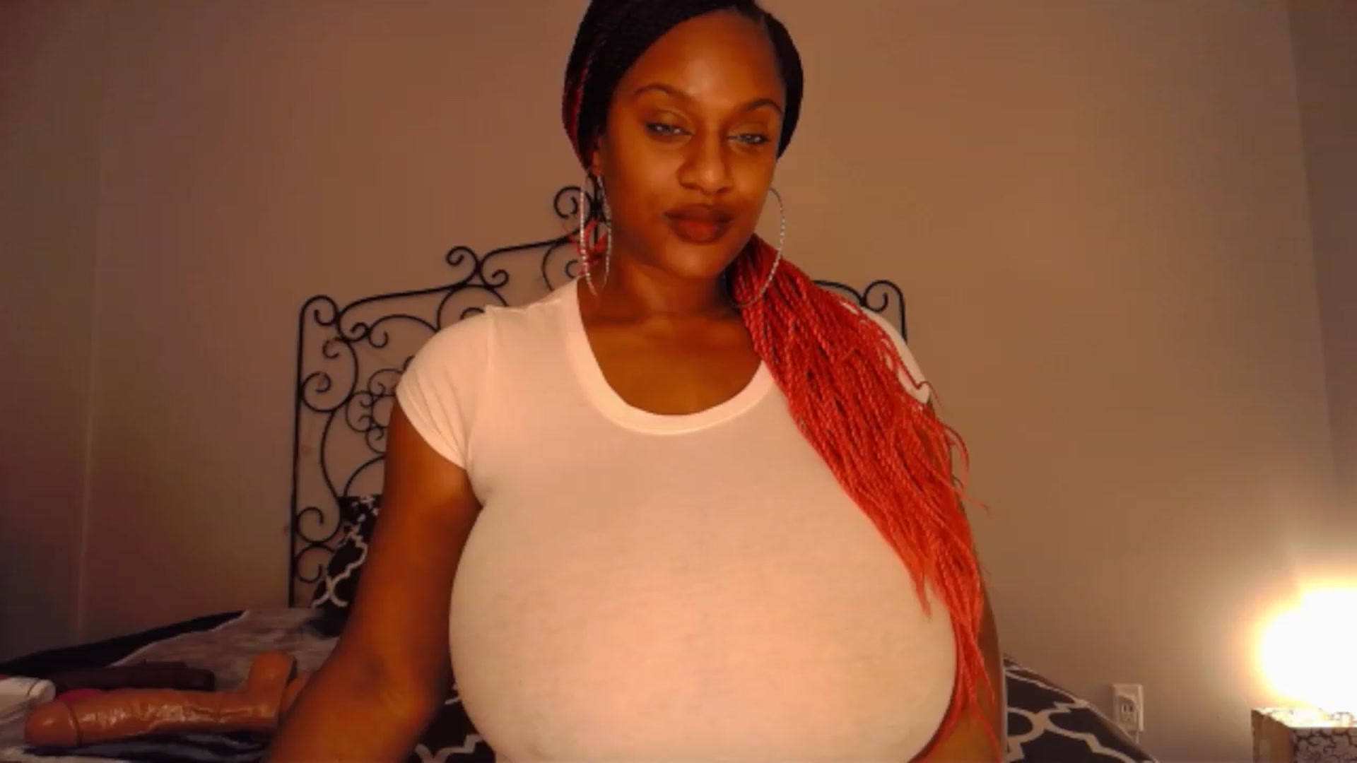 Gallery image thumbnail from TheIconicGirl's myfreecams stream on, 12/11/2022, 14:11 image 9 of 20