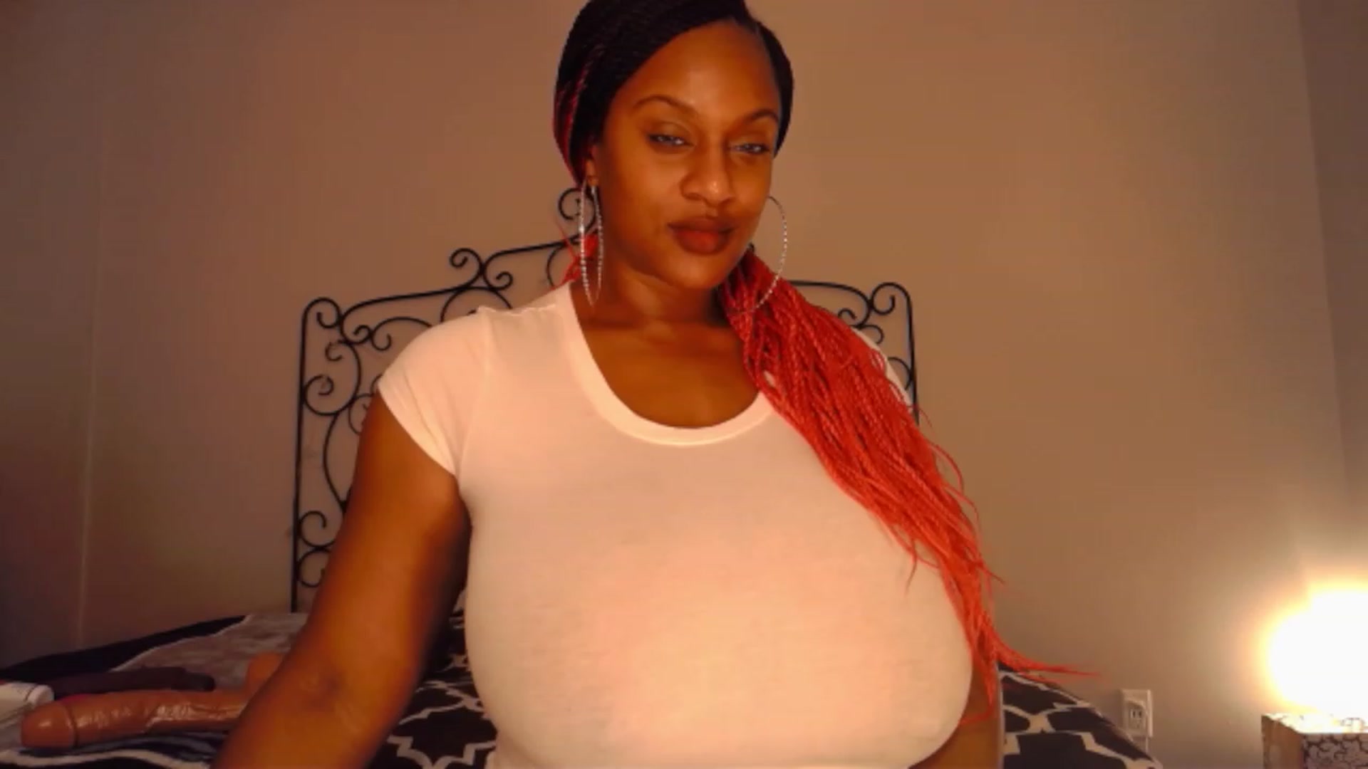Gallery image thumbnail from TheIconicGirl's myfreecams stream on, 12/11/2022, 14:11 image 3 of 20