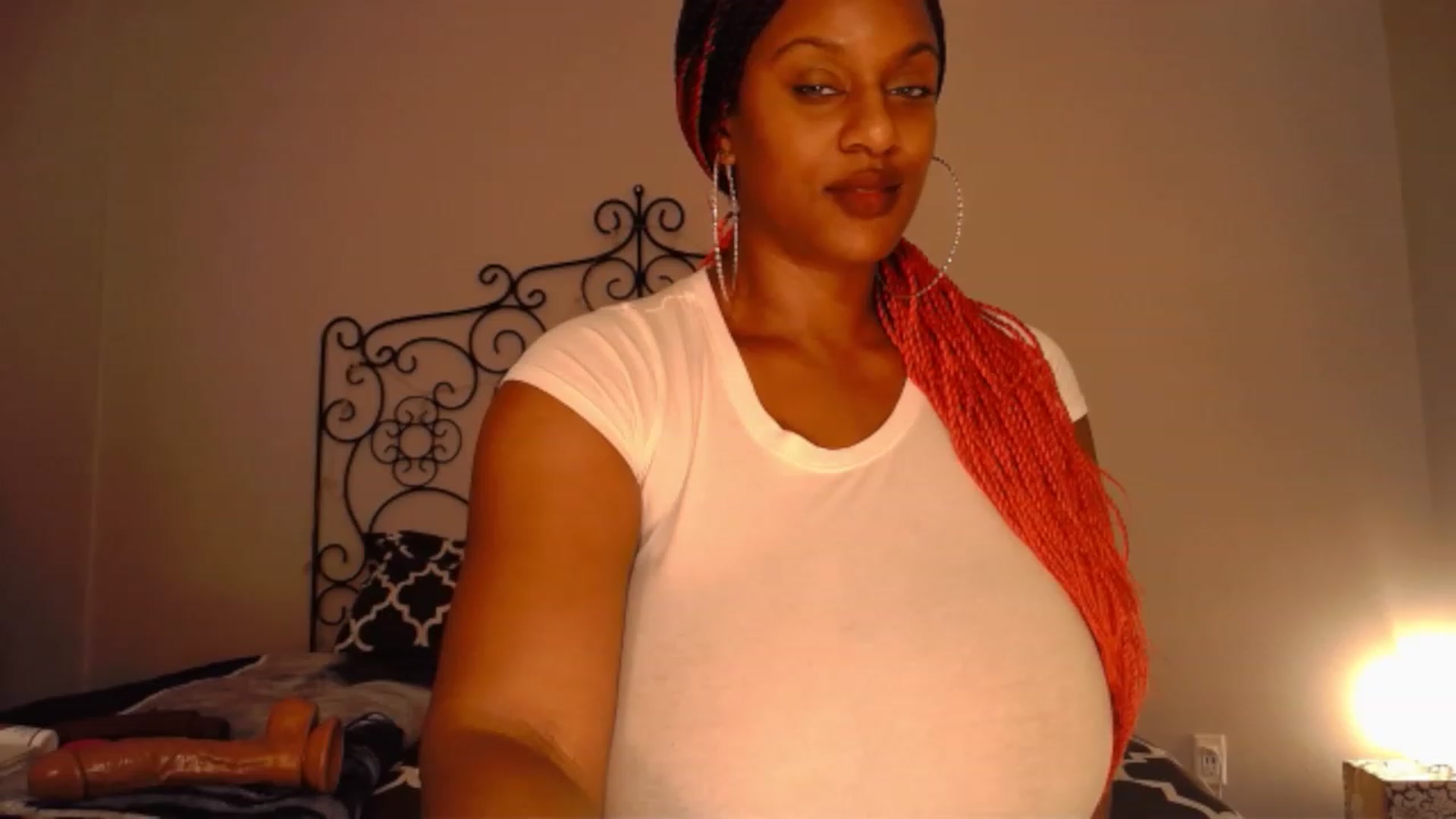 Gallery image thumbnail from TheIconicGirl's myfreecams stream on, 12/11/2022, 14:11 image 19 of 20