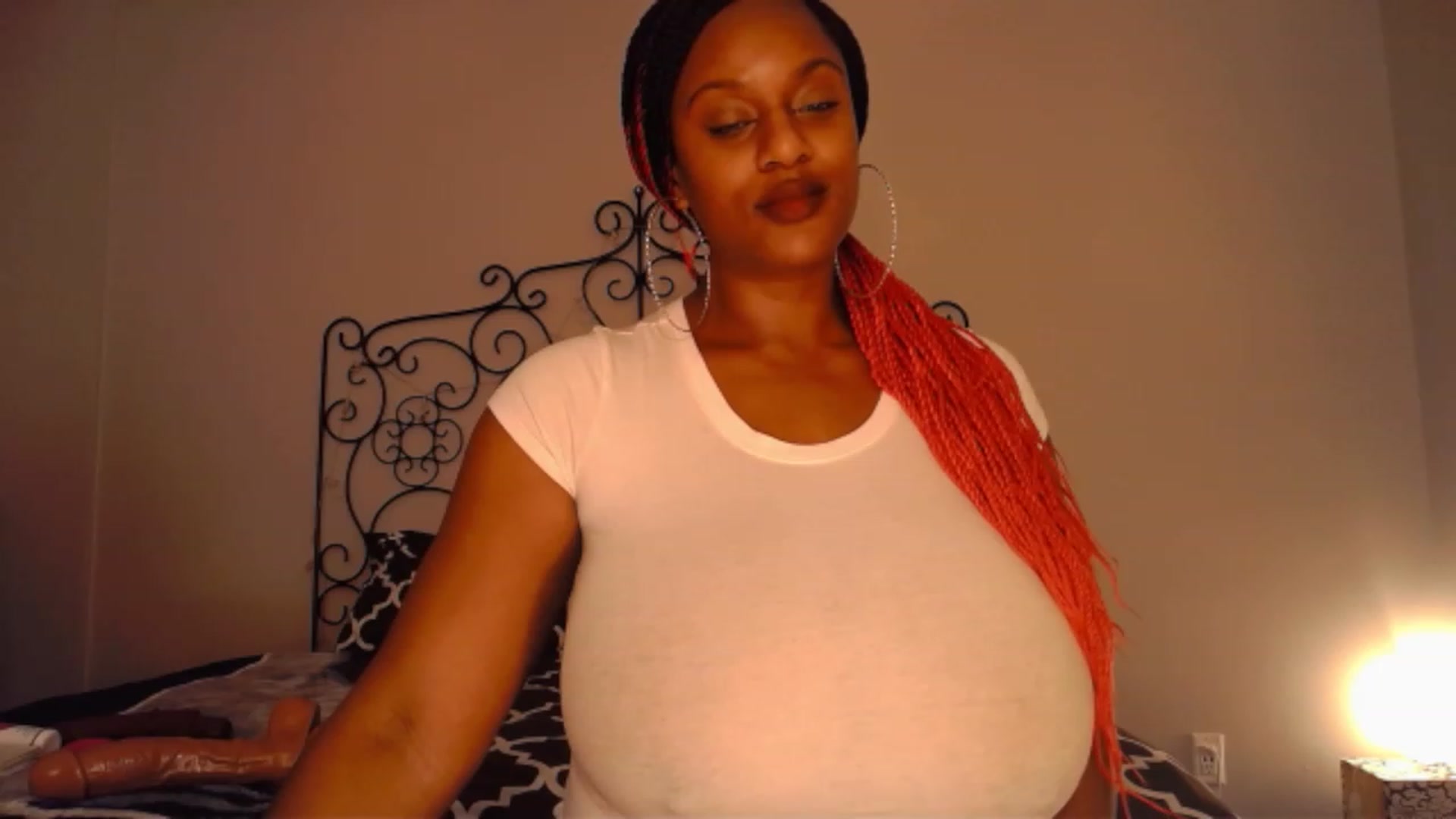 Gallery image thumbnail from TheIconicGirl's myfreecams stream on, 12/11/2022, 14:11 image 15 of 20