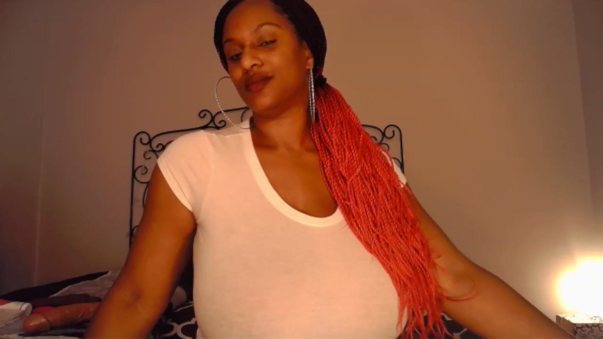 Gallery image thumbnail from TheIconicGirl's myfreecams stream on, 12/11/2022, 15:27 image 14 of 20