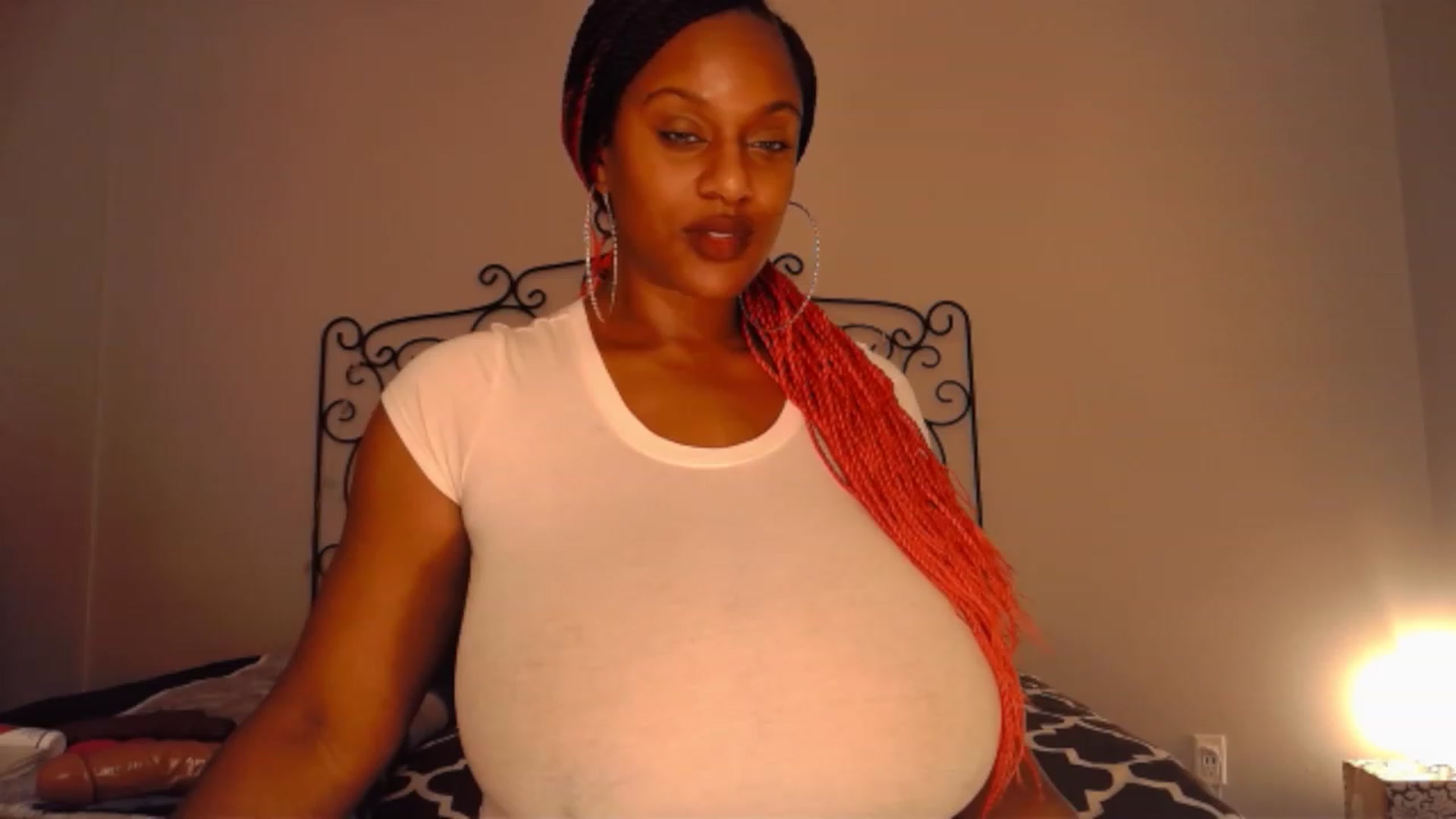 Gallery image thumbnail from TheIconicGirl's myfreecams stream on, 12/11/2022, 15:27 image 5 of 20