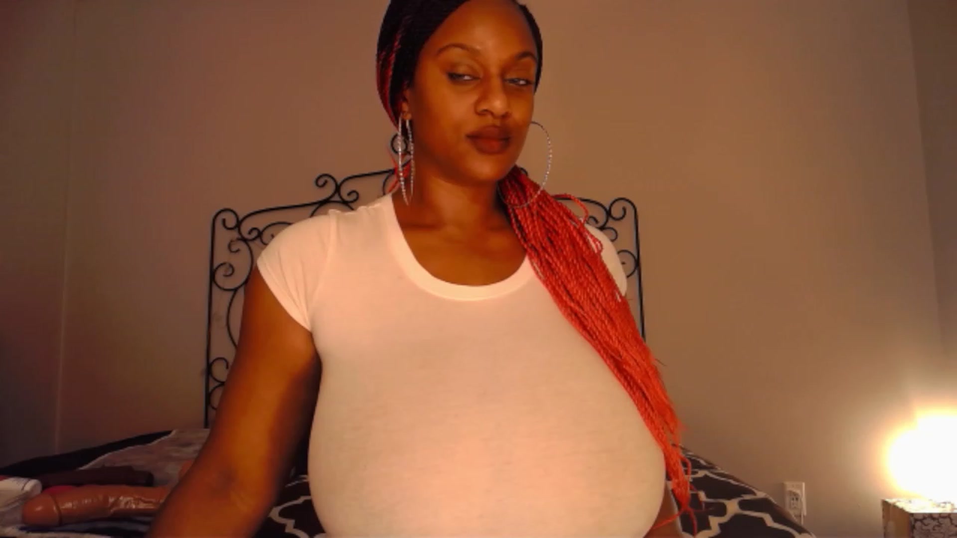 Gallery image thumbnail from TheIconicGirl's myfreecams stream on, 12/11/2022, 15:27 image 2 of 20