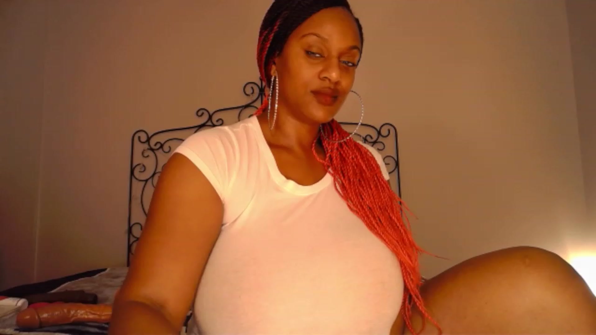 Gallery image thumbnail from TheIconicGirl's myfreecams stream on, 12/11/2022, 15:27 image 7 of 20