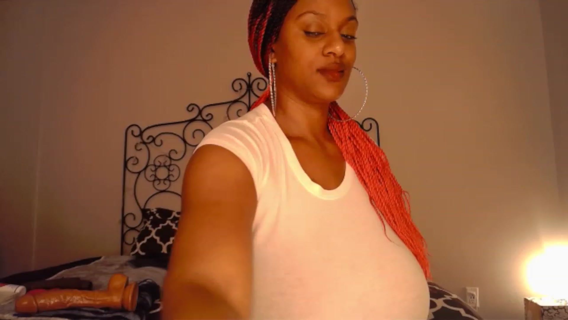 Gallery image thumbnail from TheIconicGirl's myfreecams stream on, 12/11/2022, 15:27 image 9 of 20