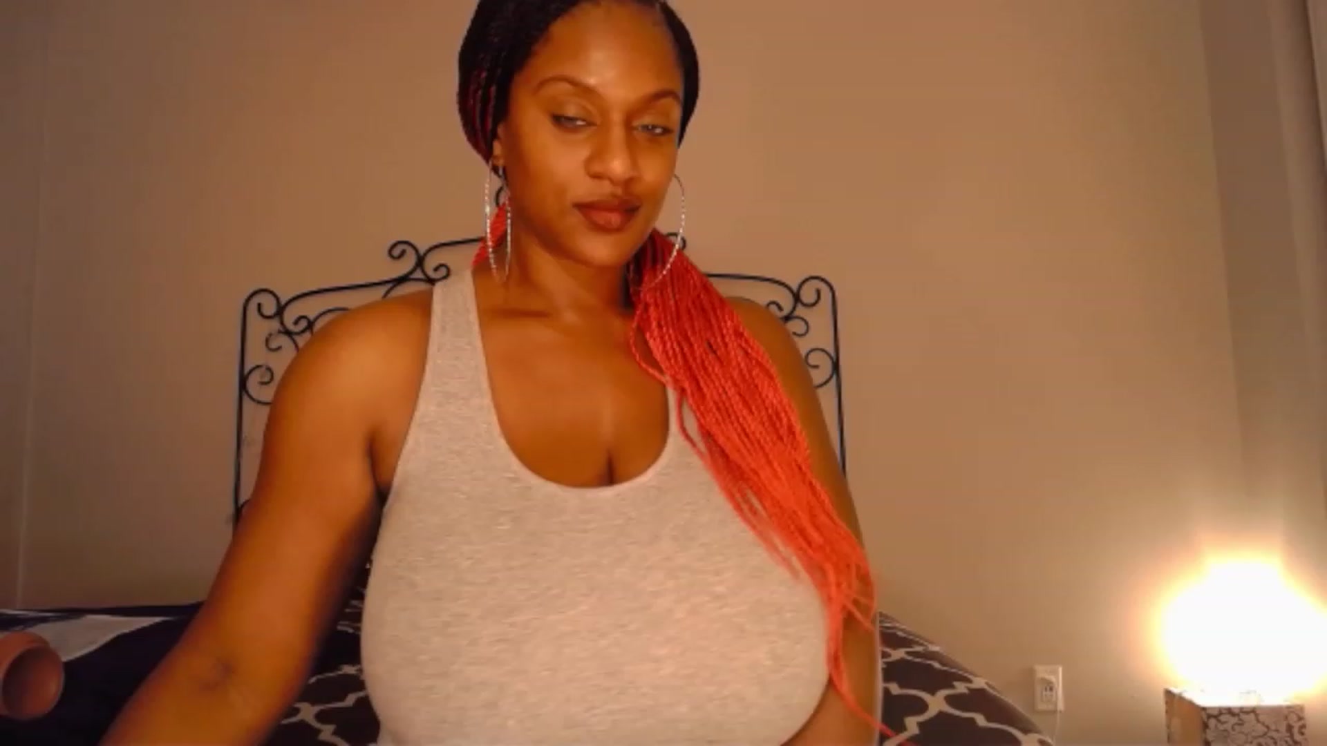 Gallery image thumbnail from TheIconicGirl's myfreecams stream on, 12/15/2022, 13:56 image 9 of 20