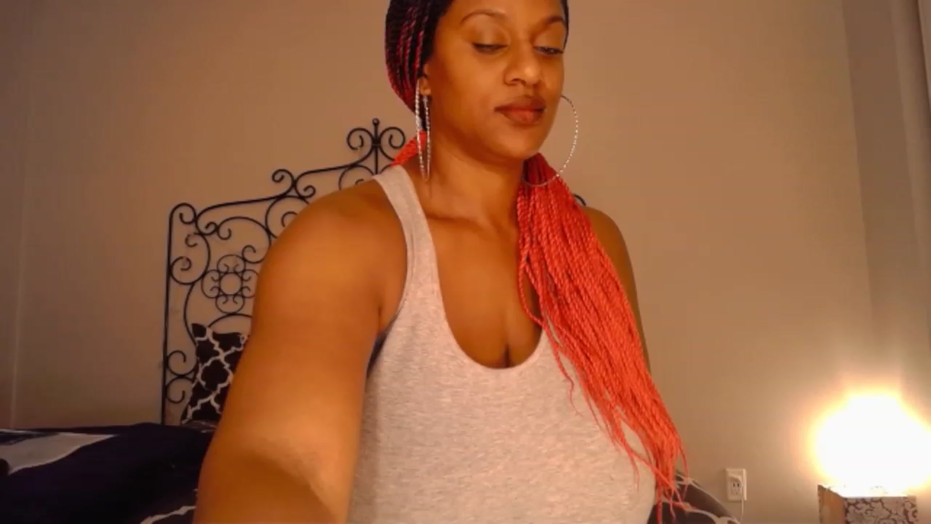 Gallery image thumbnail from TheIconicGirl's myfreecams stream on, 12/15/2022, 13:56 image 1 of 20