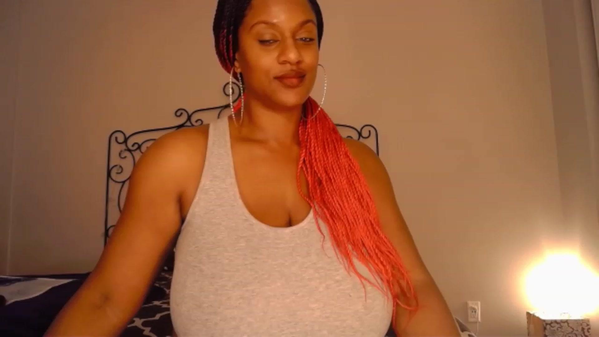 Gallery image thumbnail from TheIconicGirl's myfreecams stream on, 12/15/2022, 13:56 image 2 of 20