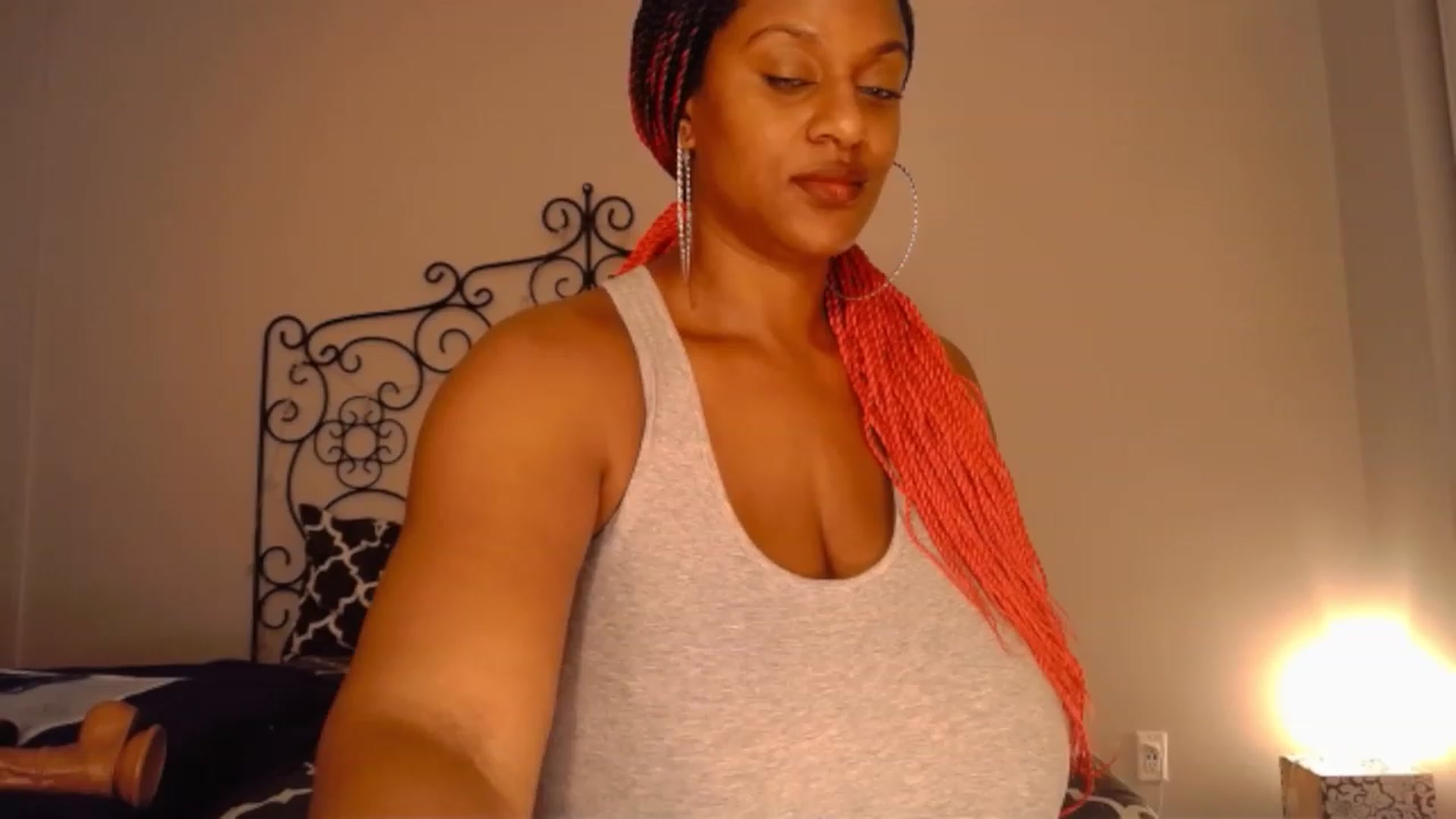 Gallery image thumbnail from TheIconicGirl's myfreecams stream on, 12/15/2022, 14:23 image 12 of 20