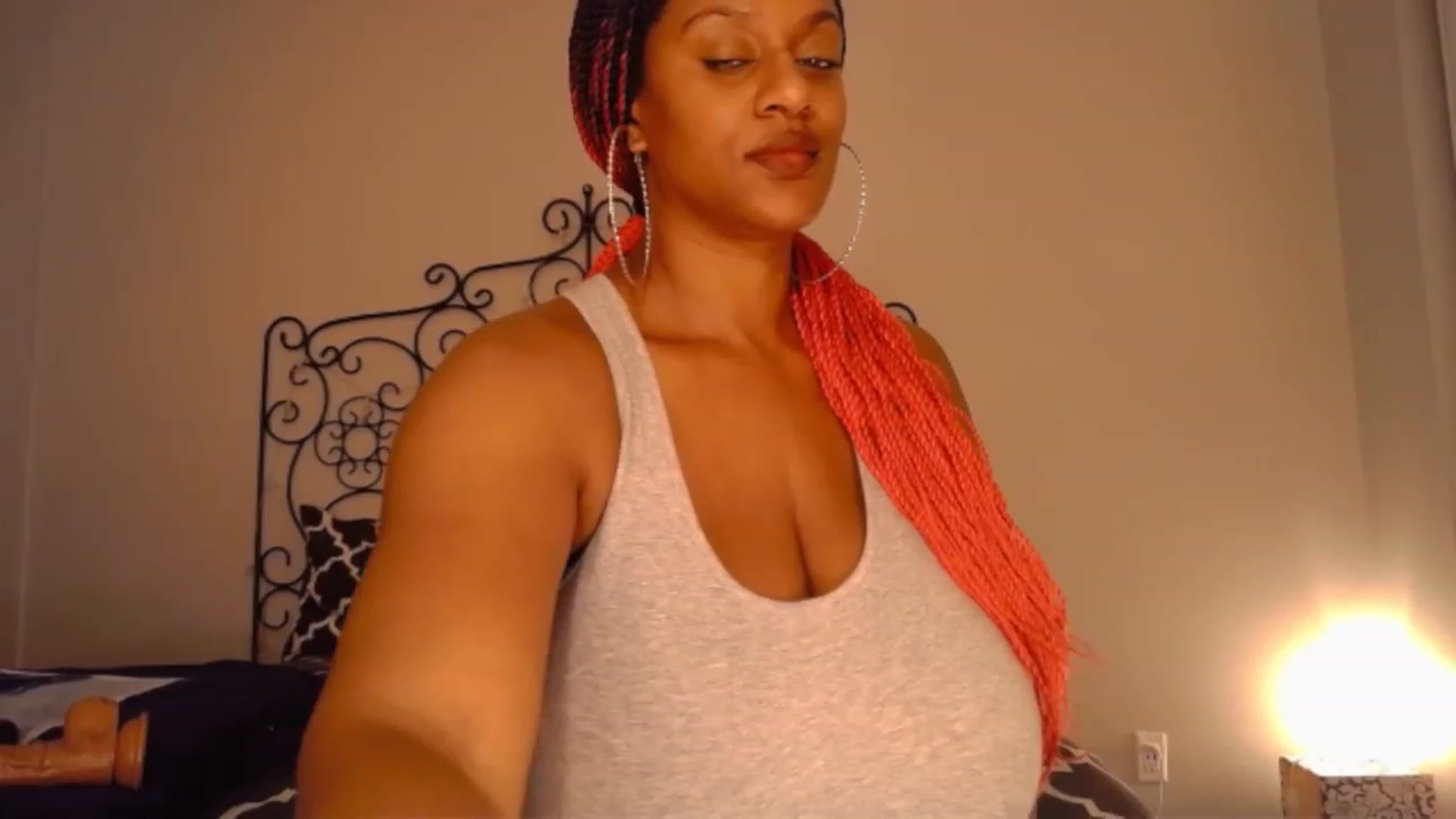 Gallery image thumbnail from TheIconicGirl's myfreecams stream on, 12/15/2022, 14:23 image 20 of 20