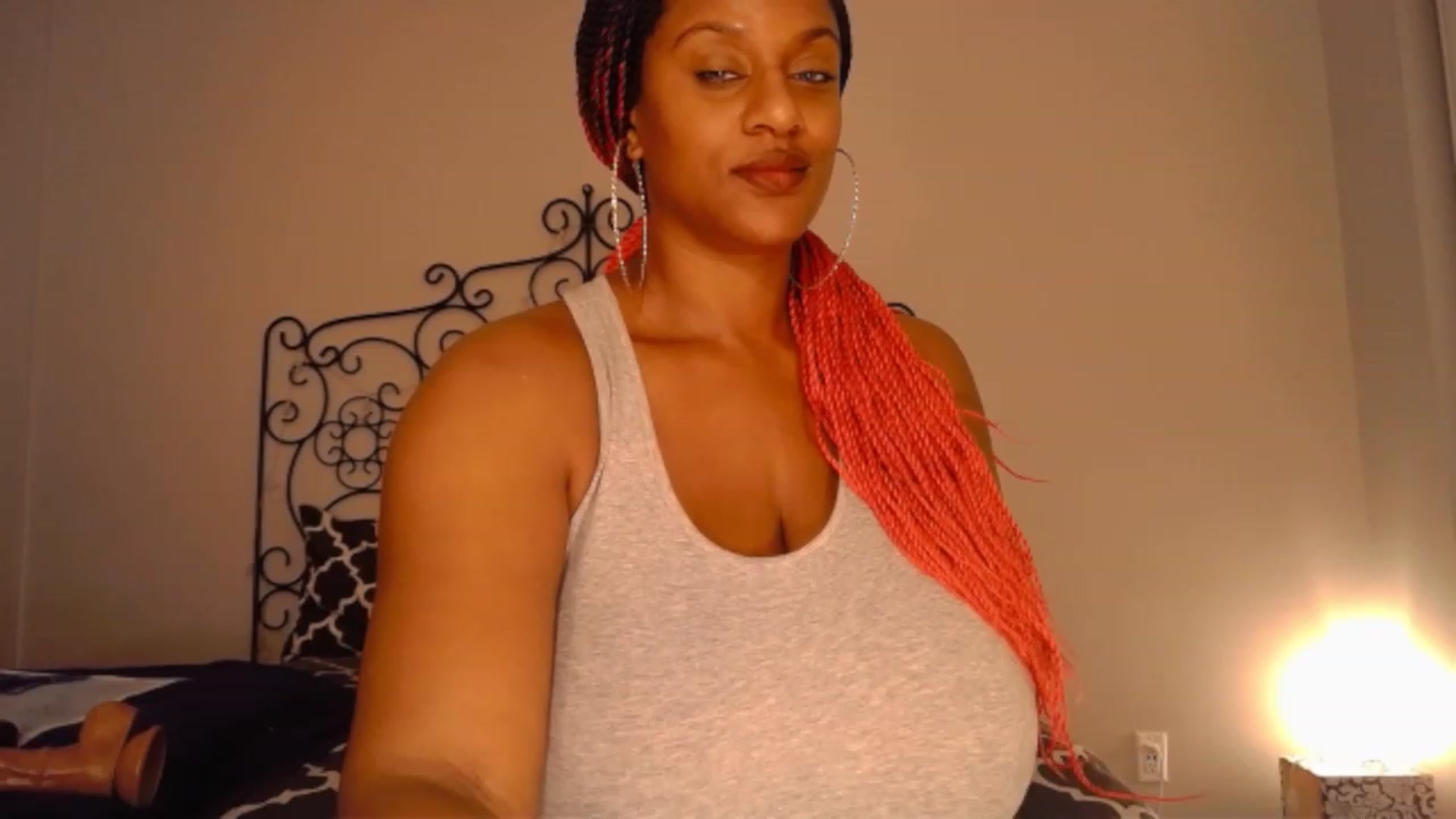 Gallery image thumbnail from TheIconicGirl's myfreecams stream on, 12/15/2022, 14:23 image 2 of 20