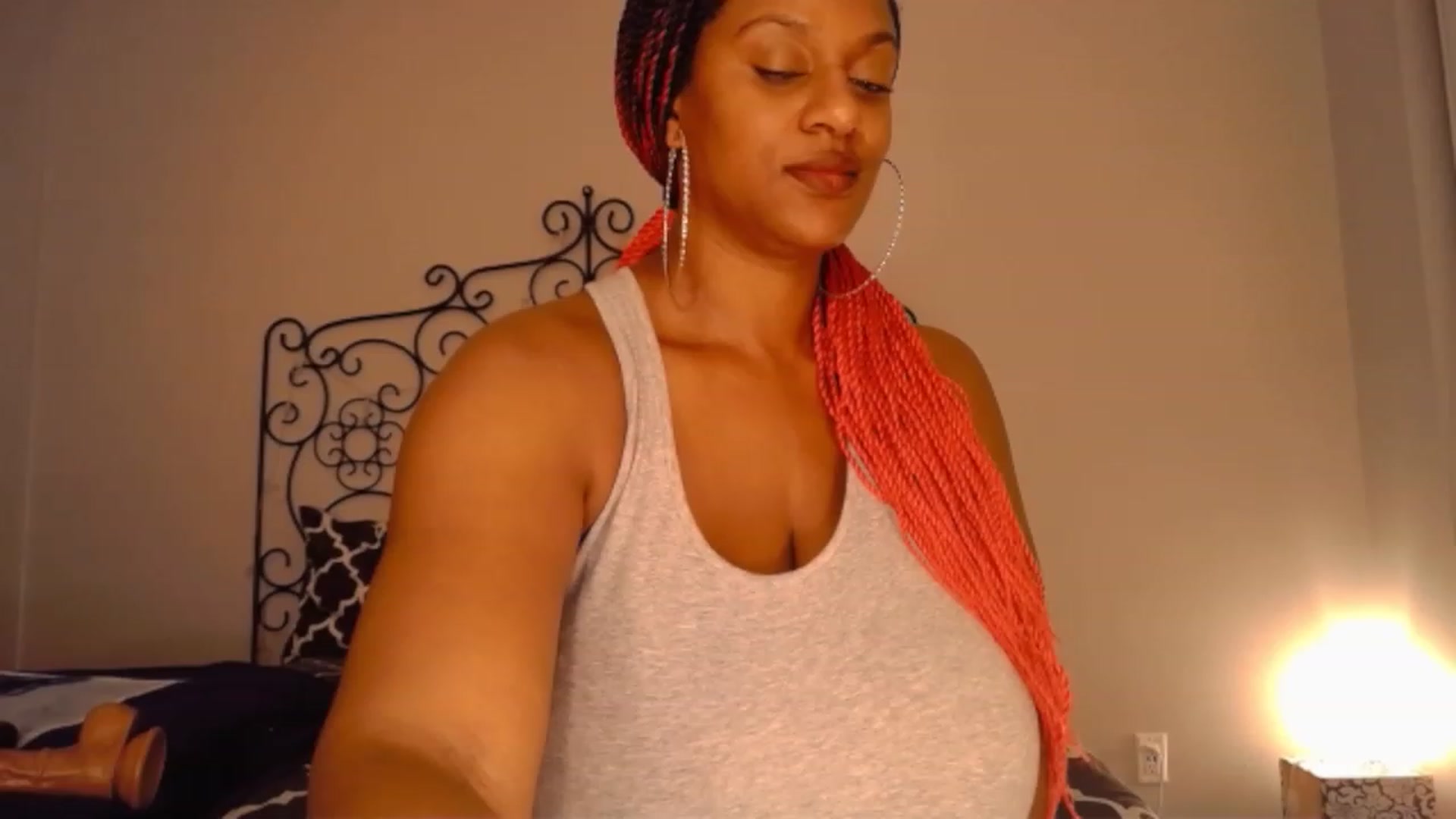 Gallery image thumbnail from TheIconicGirl's myfreecams stream on, 12/15/2022, 14:23 image 7 of 20