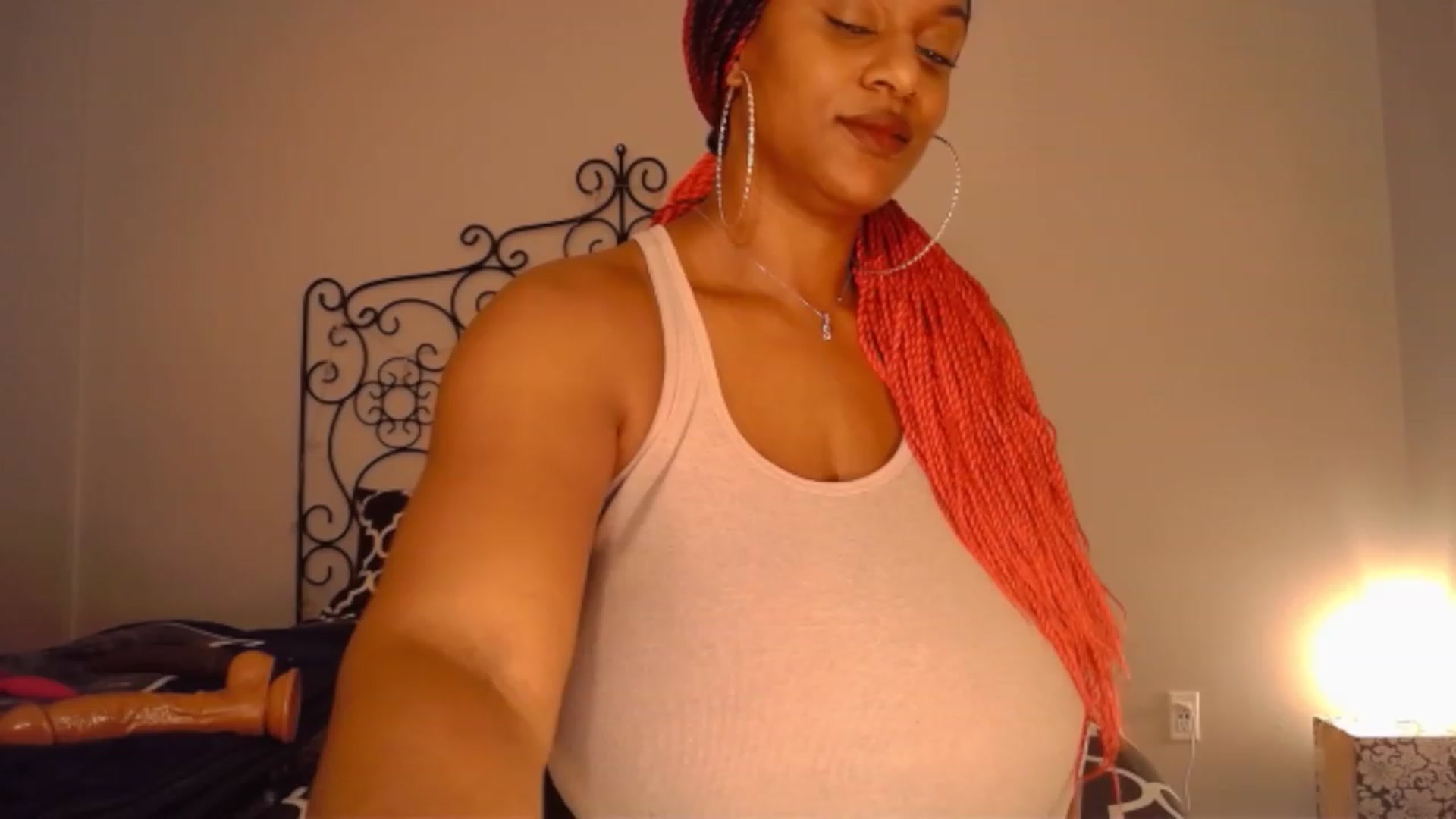 Gallery image thumbnail from TheIconicGirl's myfreecams stream on, 12/26/2022, 15:30 image 4 of 20