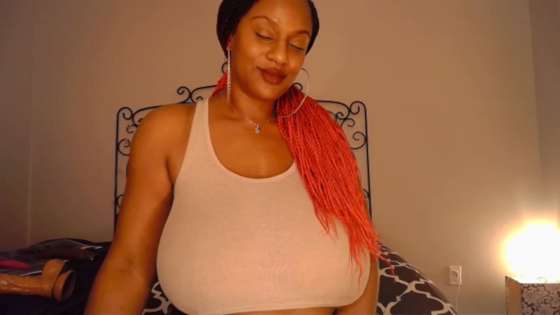 Gallery image thumbnail from TheIconicGirl's myfreecams stream on, 12/26/2022, 15:30 image 18 of 20