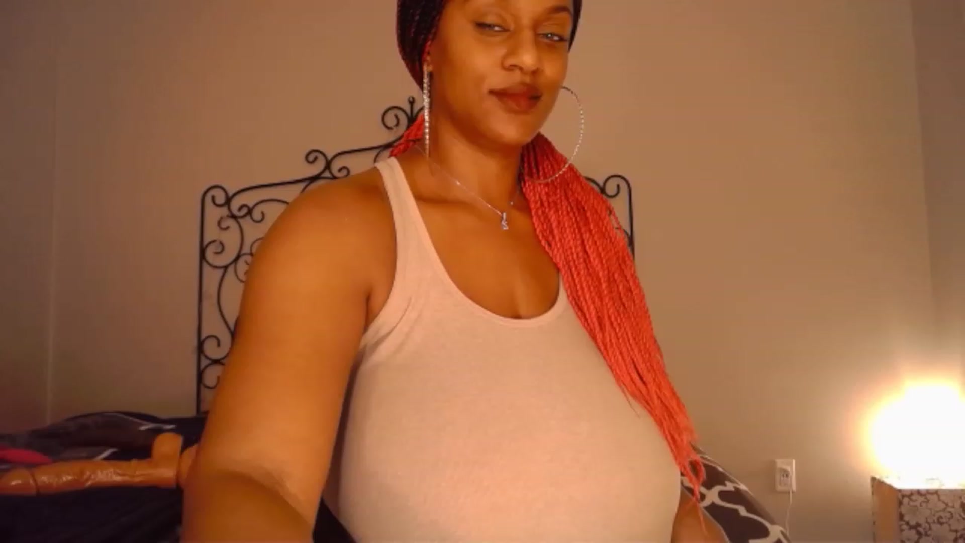Gallery image thumbnail from TheIconicGirl's myfreecams stream on, 12/26/2022, 15:30 image 13 of 20