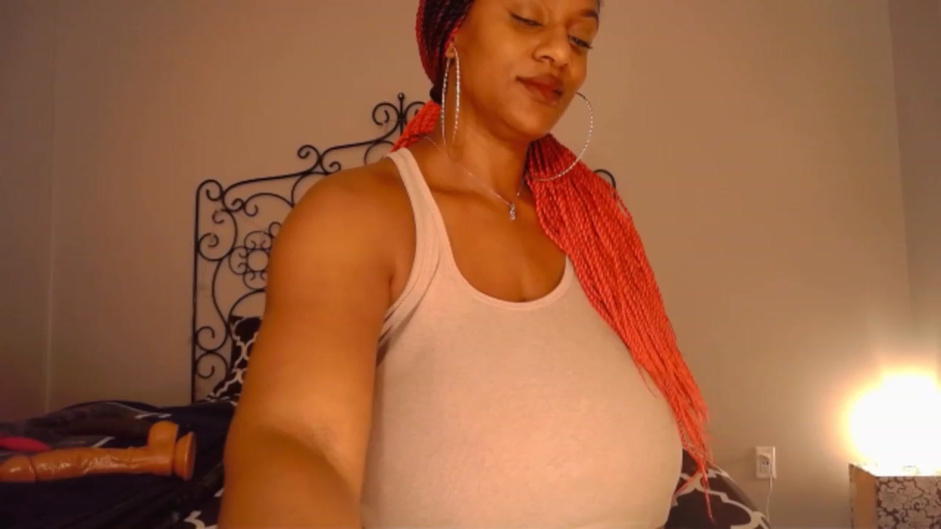 Gallery image thumbnail from TheIconicGirl's myfreecams stream on, 12/26/2022, 15:30 image 11 of 20