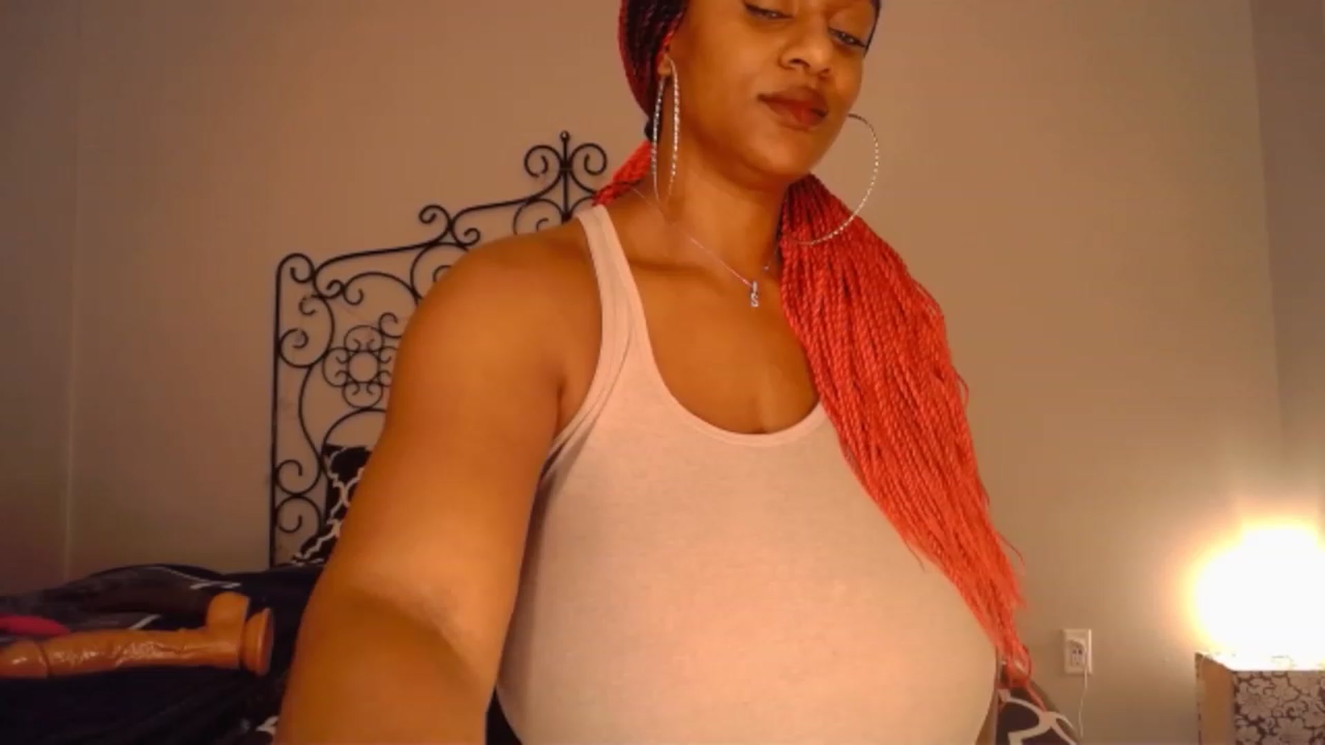 Gallery image thumbnail from TheIconicGirl's myfreecams stream on, 12/26/2022, 15:30 image 6 of 20
