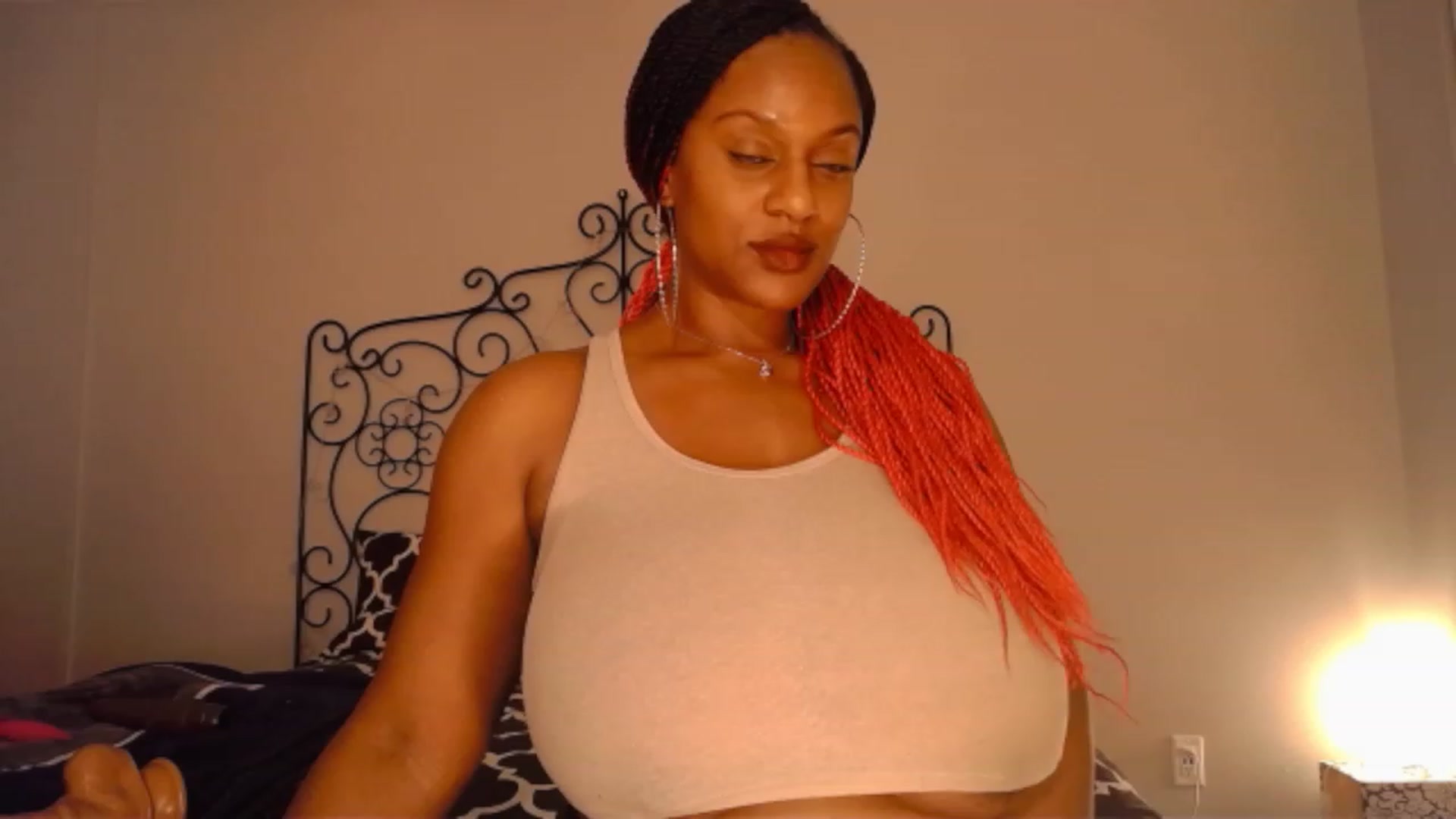 Gallery image thumbnail from TheIconicGirl's myfreecams stream on, 12/26/2022, 15:56 image 3 of 20