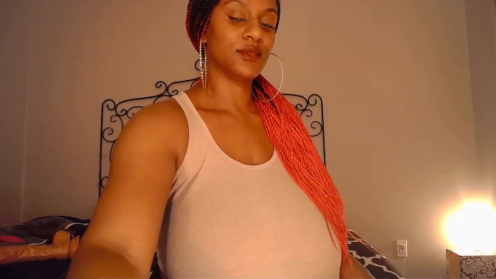 Gallery image thumbnail from TheIconicGirl's myfreecams stream on, 12/26/2022, 18:50 image 17 of 20