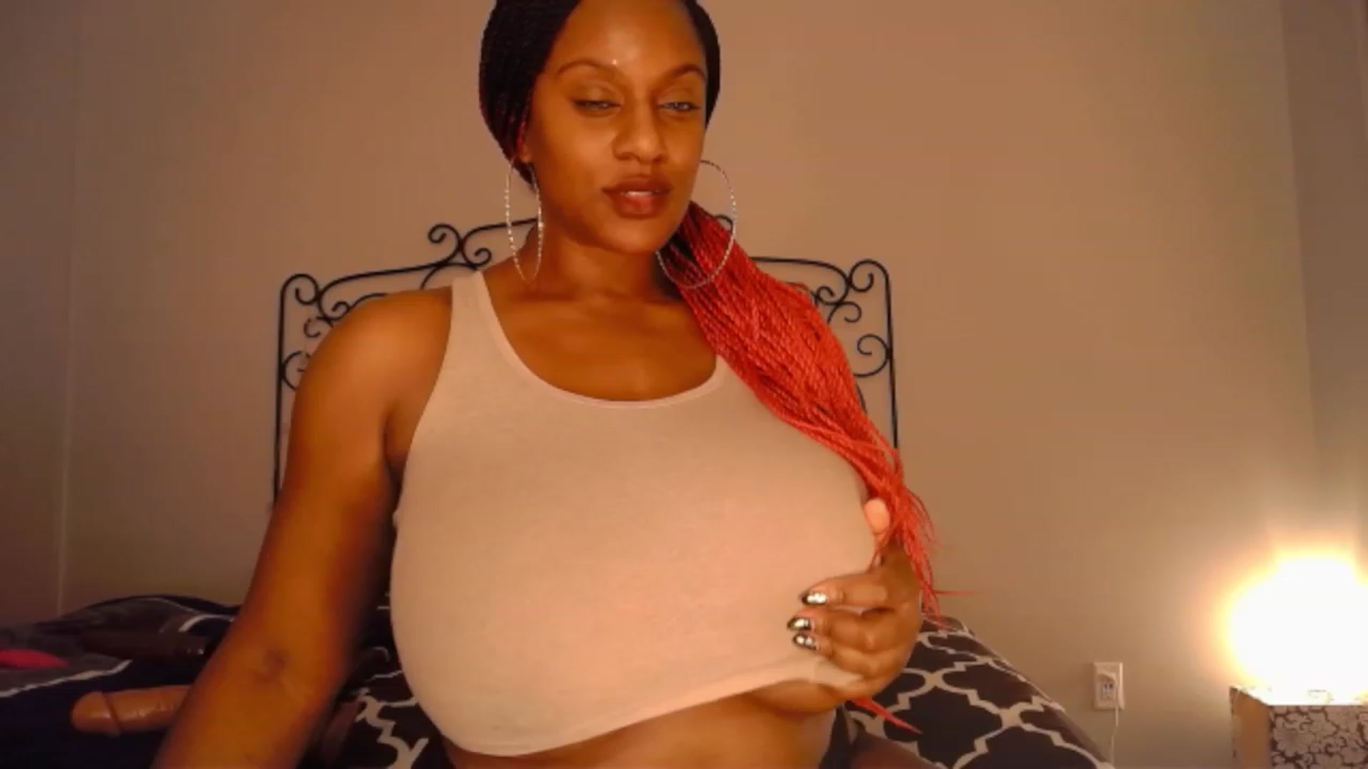 Gallery image thumbnail from TheIconicGirl's myfreecams stream on, 12/26/2022, 18:50 image 4 of 20