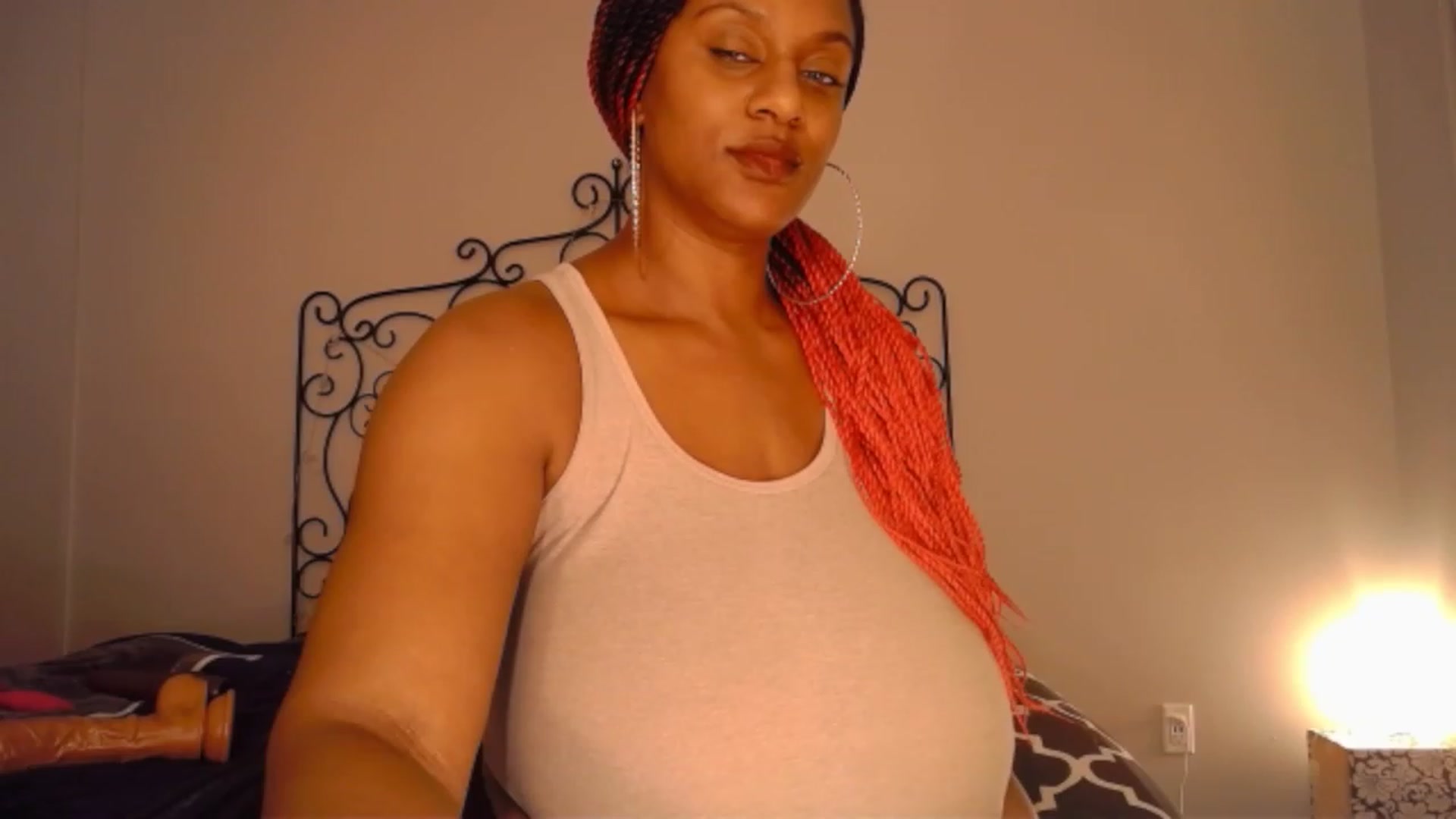 Gallery image thumbnail from TheIconicGirl's myfreecams stream on, 12/26/2022, 18:50 image 7 of 20