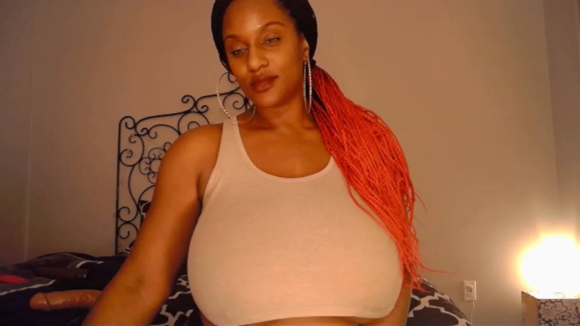 Gallery image thumbnail from TheIconicGirl's myfreecams stream on, 12/26/2022, 18:50 image 3 of 20