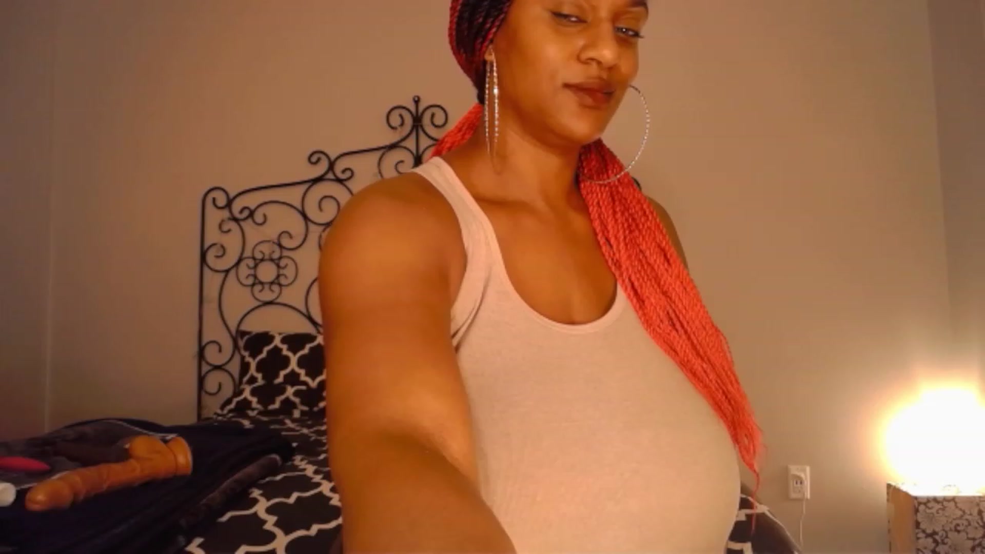 Gallery image thumbnail from TheIconicGirl's myfreecams stream on, 12/26/2022, 20:27 image 19 of 20