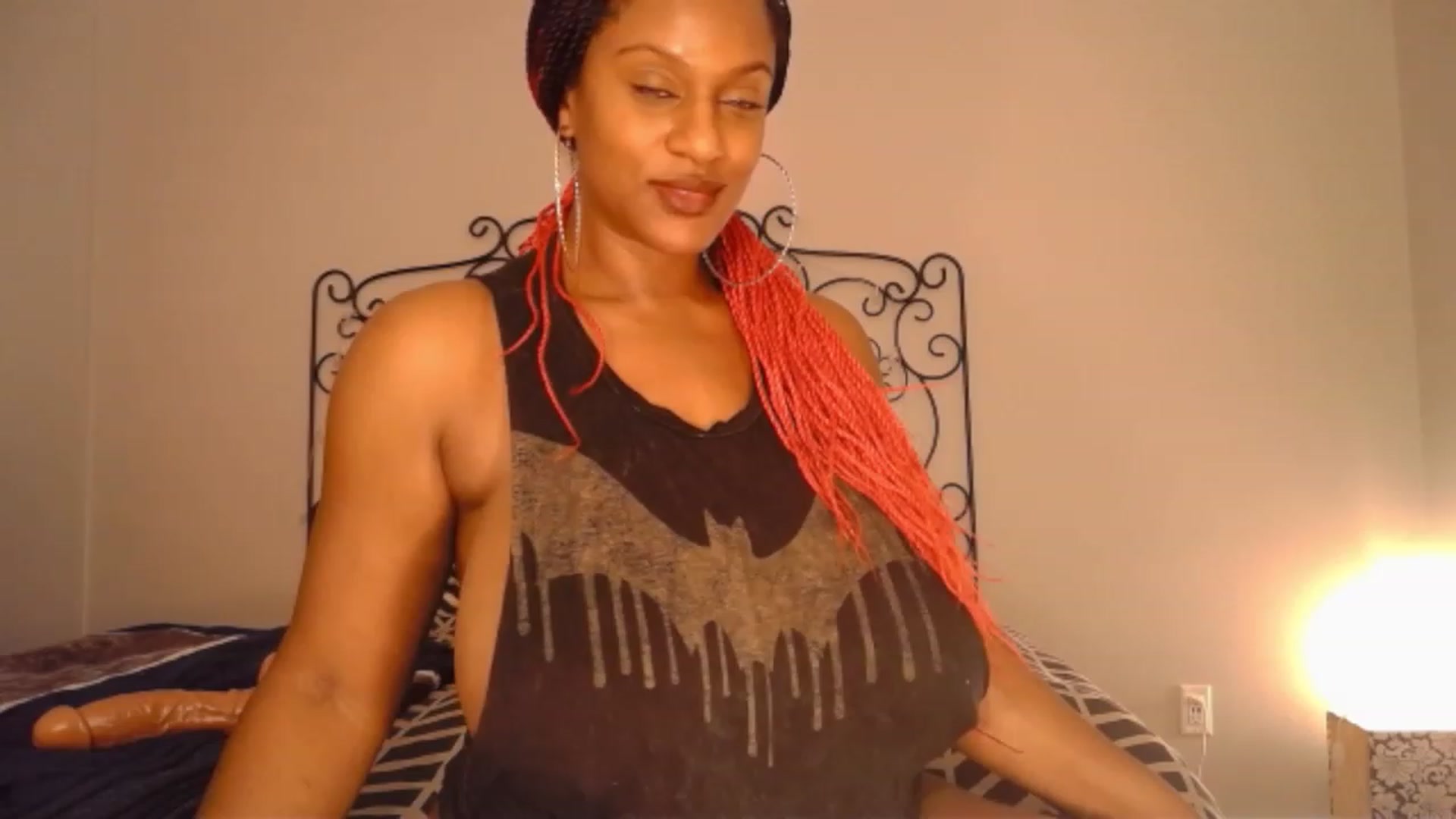 Gallery image thumbnail from TheIconicGirl's myfreecams stream on, 12/27/2022, 16:49 image 3 of 20