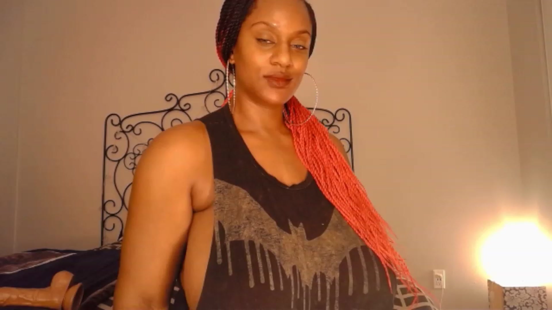 Gallery image thumbnail from TheIconicGirl's myfreecams stream on, 12/27/2022, 20:04 image 6 of 20