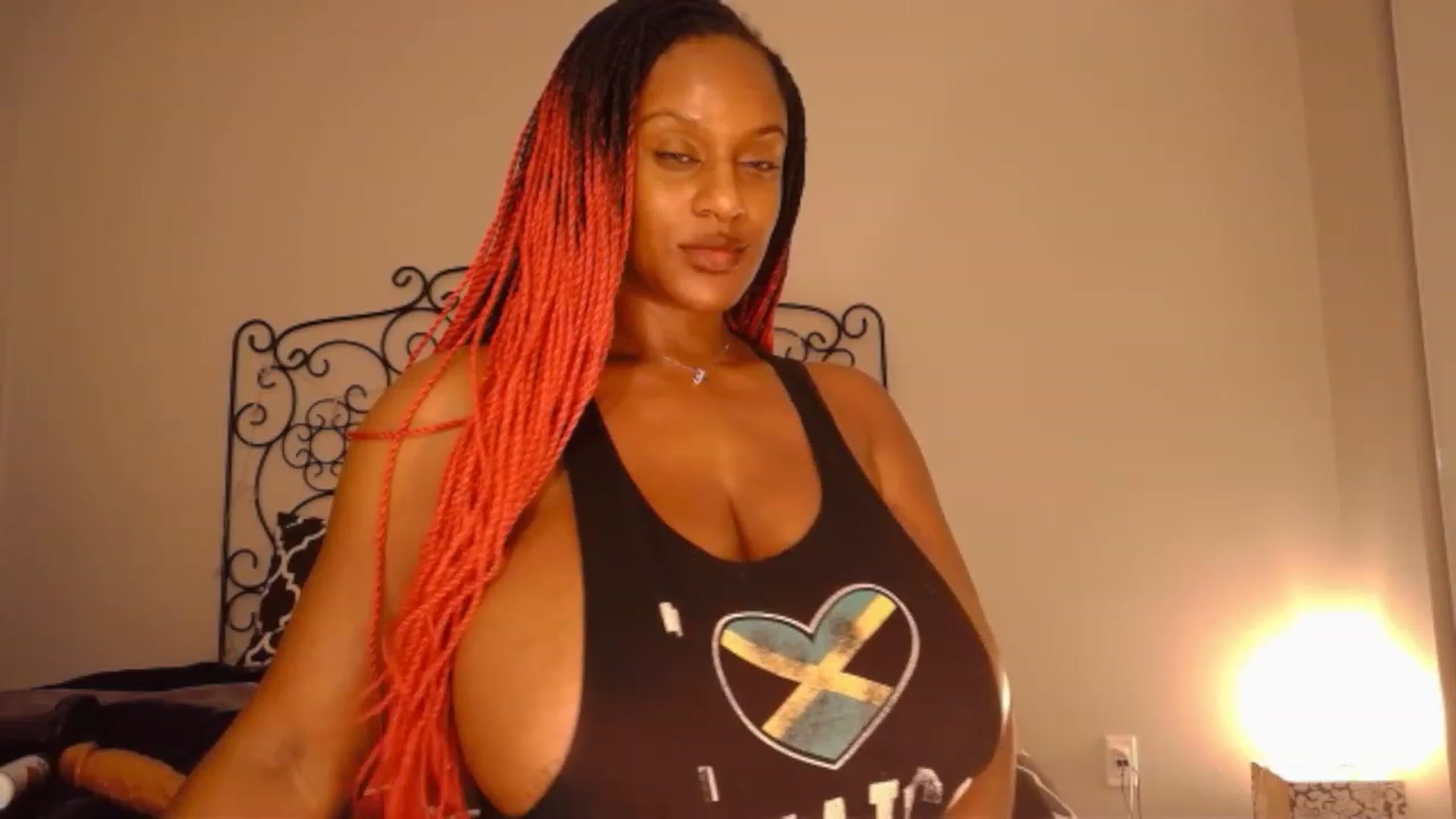 Gallery image thumbnail from TheIconicGirl's myfreecams stream on, 01/03/2023, 20:32 image 8 of 20
