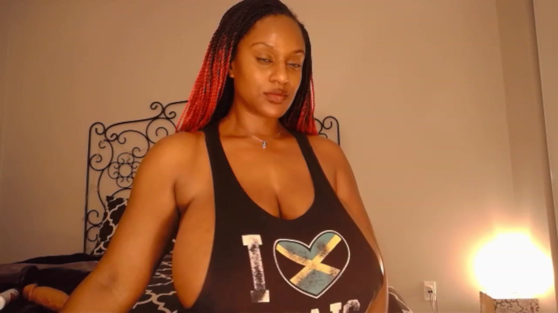 Gallery image thumbnail from TheIconicGirl's myfreecams stream on, 01/03/2023, 20:32 image 4 of 20