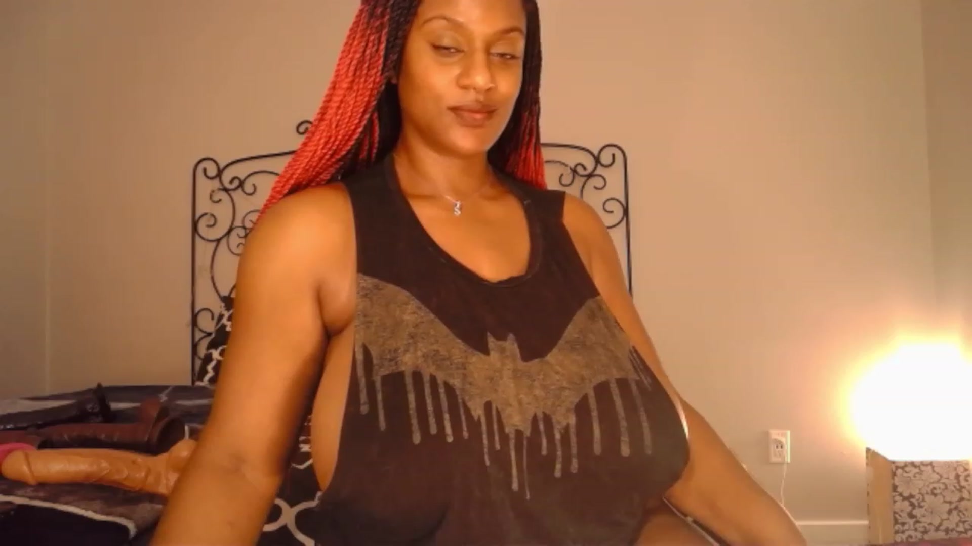 Gallery image thumbnail from TheIconicGirl's myfreecams stream on, 01/05/2023, 20:33 image 20 of 20