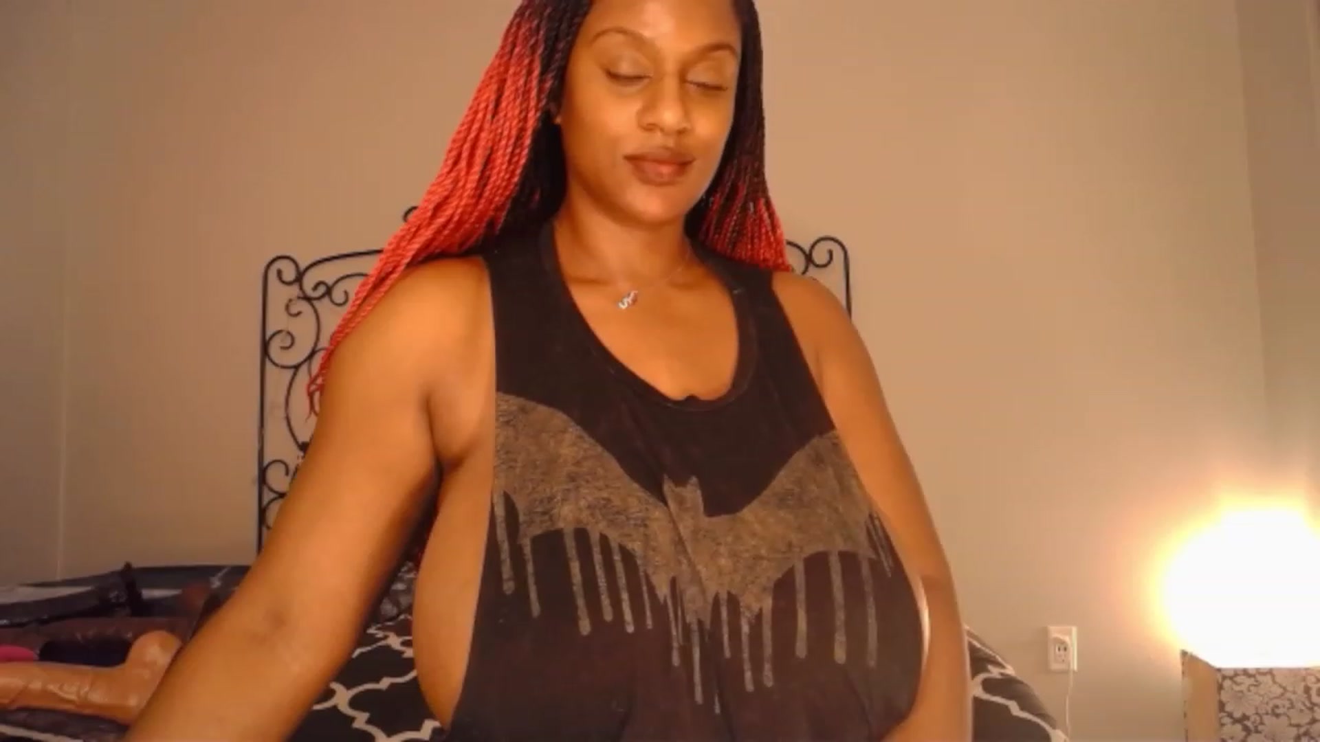 Gallery image thumbnail from TheIconicGirl's myfreecams stream on, 01/05/2023, 20:33 image 8 of 20