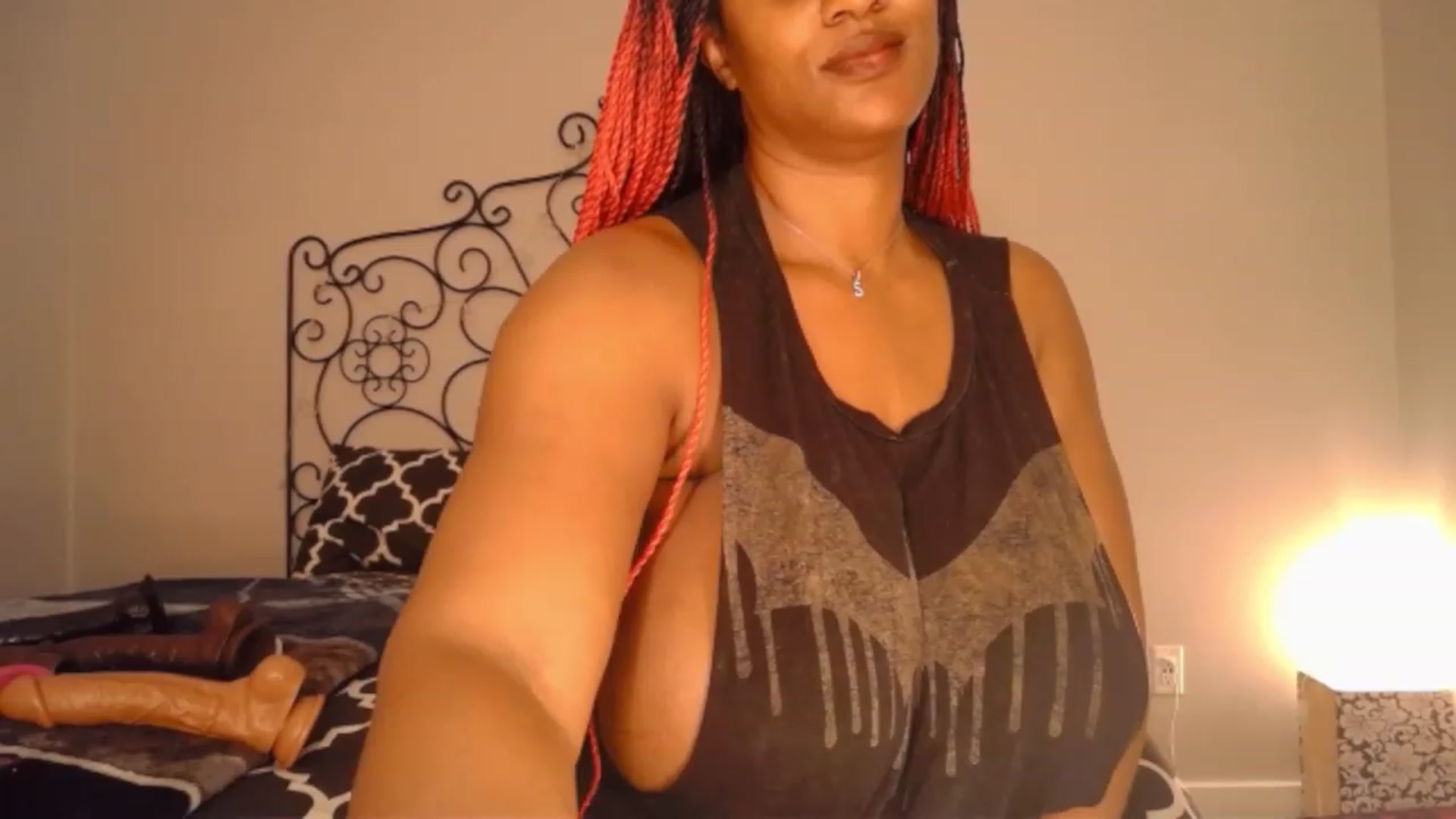 Gallery image thumbnail from TheIconicGirl's myfreecams stream on, 01/05/2023, 20:33 image 16 of 20