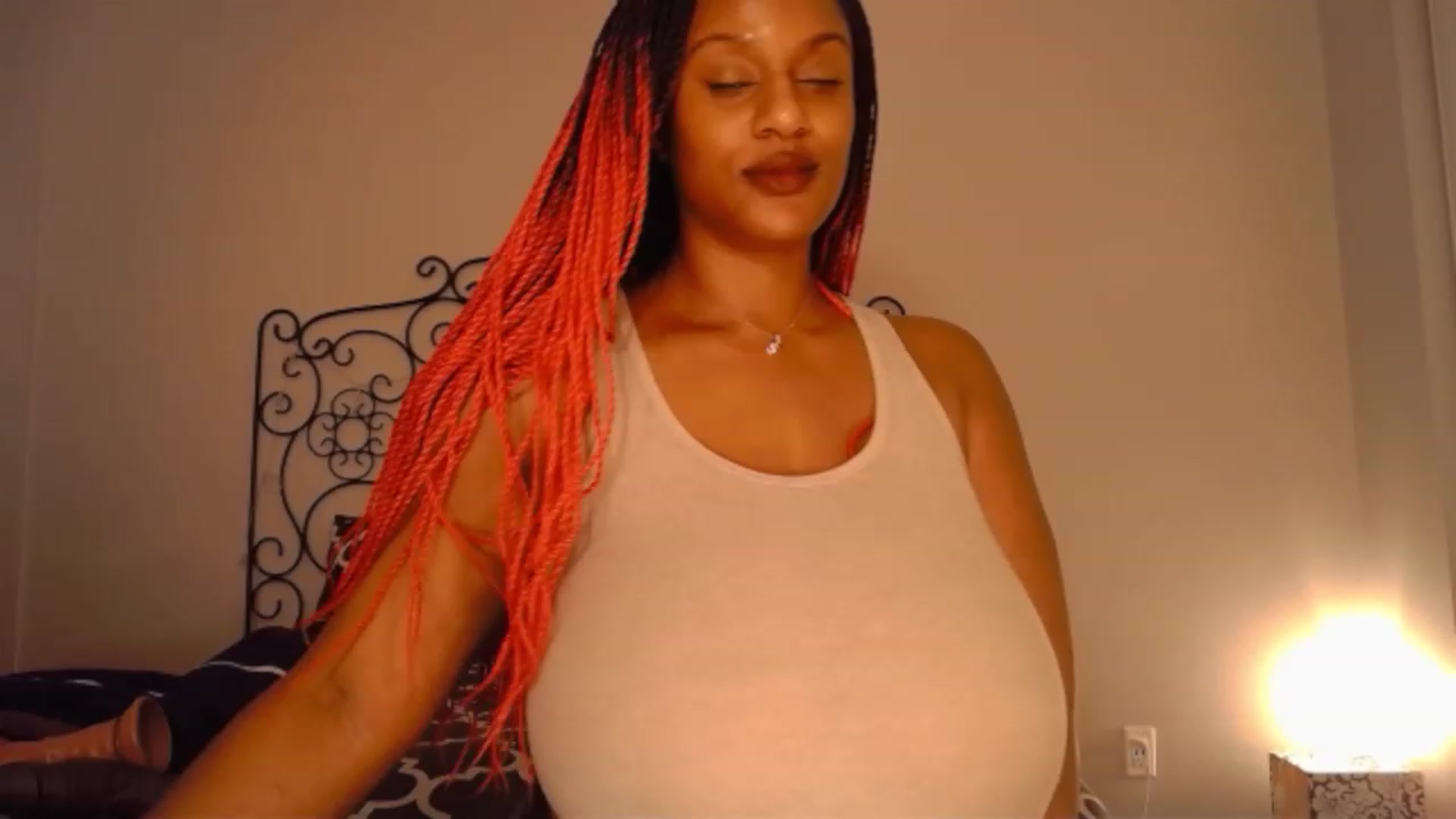 Gallery image thumbnail from TheIconicGirl's myfreecams stream on, 01/08/2023, 17:57 image 1 of 20