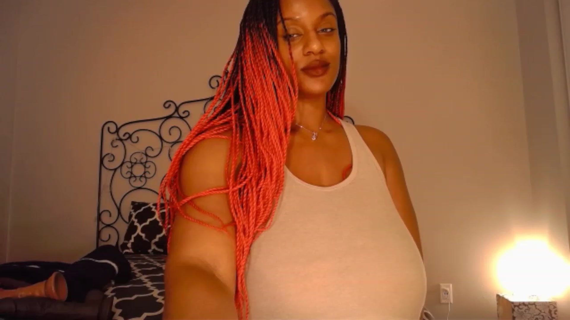 Gallery image thumbnail from TheIconicGirl's myfreecams stream on, 01/08/2023, 17:57 image 5 of 20