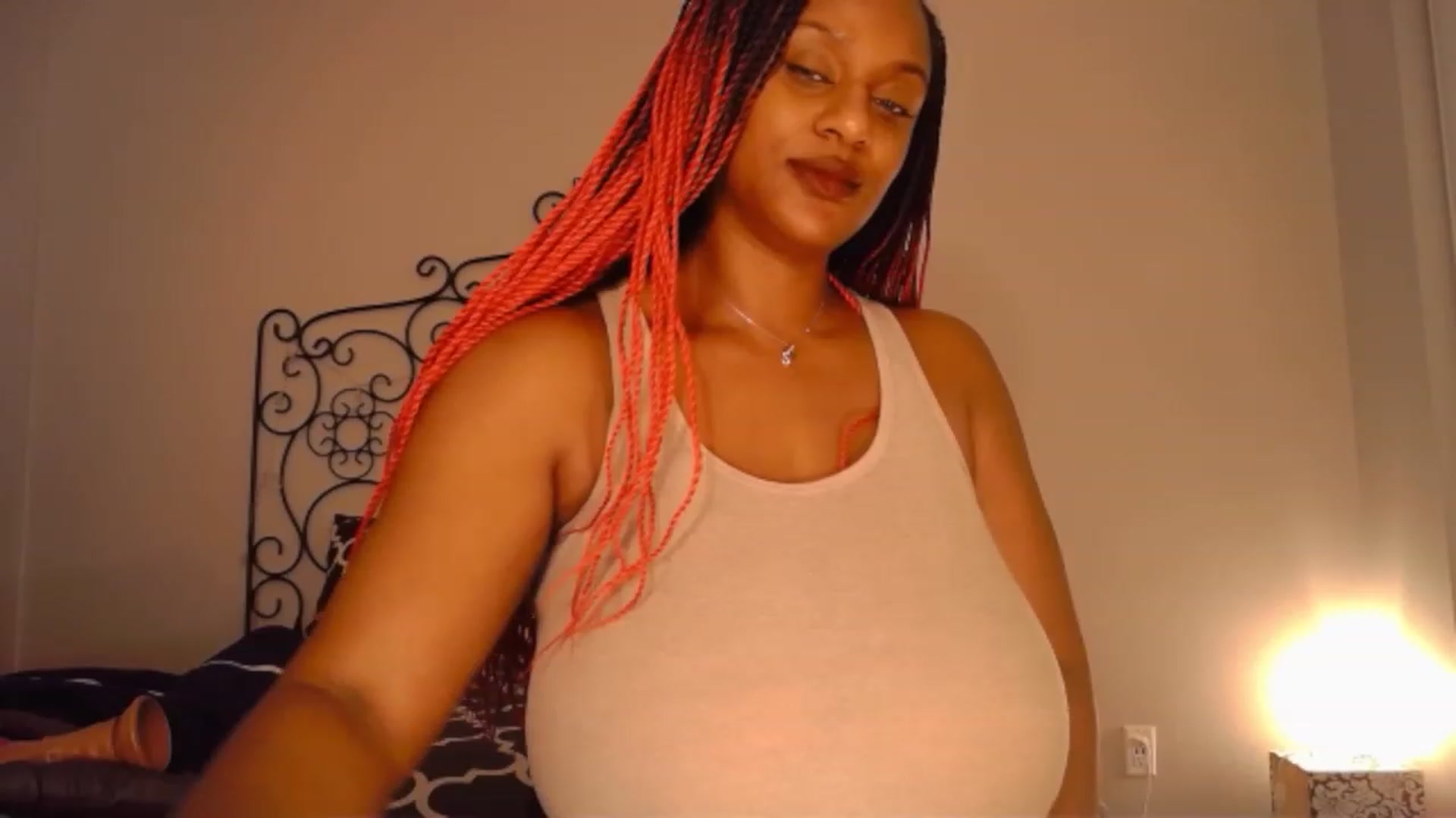 Gallery image thumbnail from TheIconicGirl's myfreecams stream on, 01/08/2023, 17:57 image 17 of 20