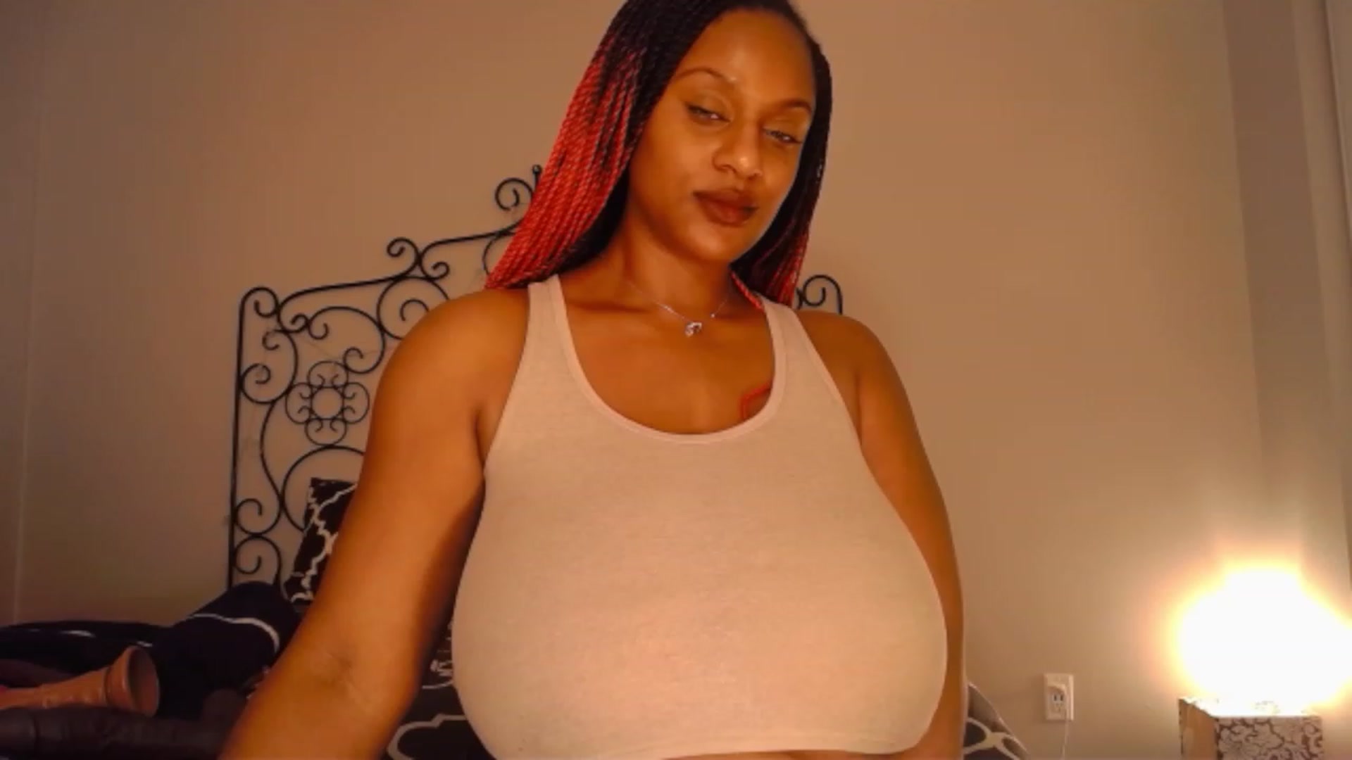Gallery image thumbnail from TheIconicGirl's myfreecams stream on, 01/08/2023, 17:57 image 12 of 20