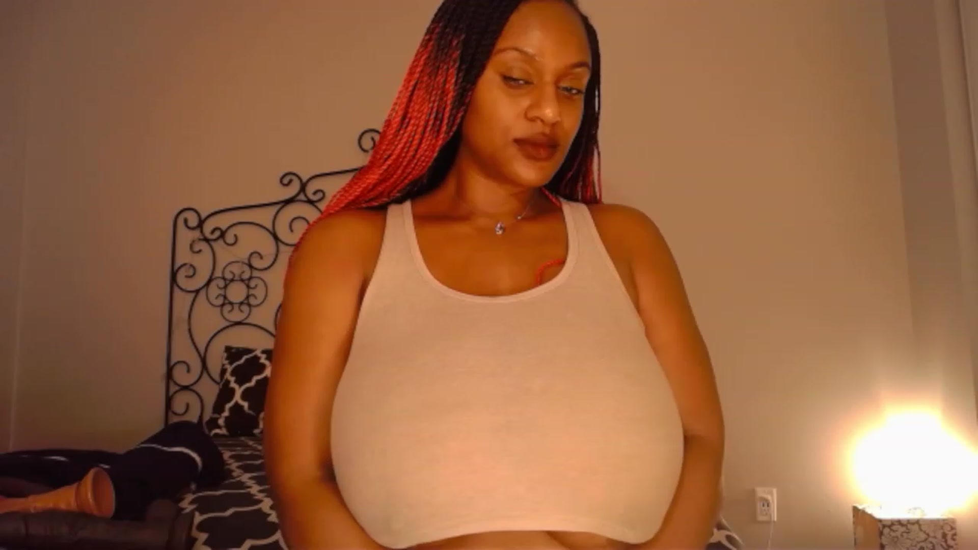 Gallery image thumbnail from TheIconicGirl's myfreecams stream on, 01/08/2023, 17:57 image 13 of 20