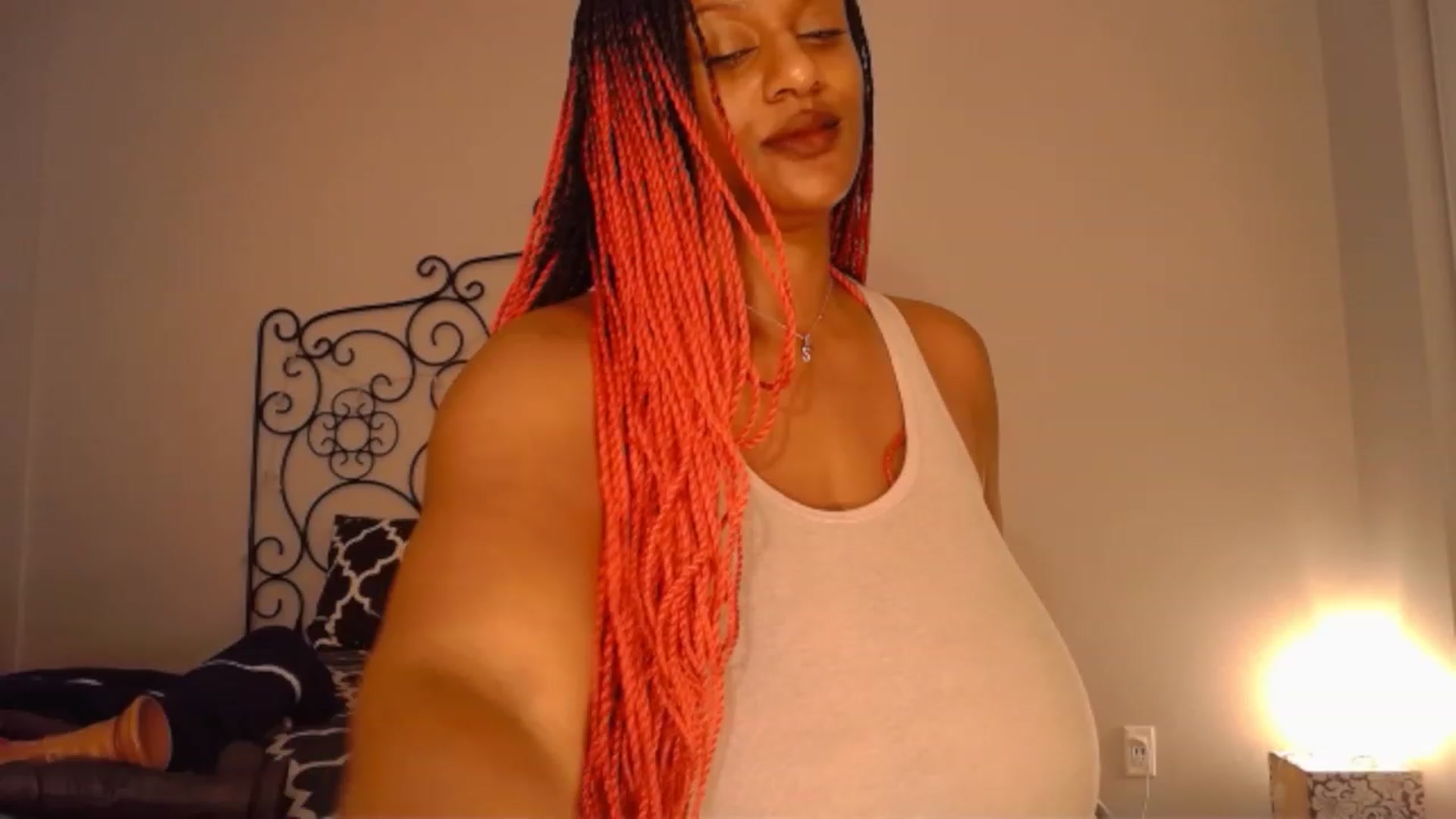 Gallery image thumbnail from TheIconicGirl's myfreecams stream on, 01/08/2023, 17:57 image 6 of 20