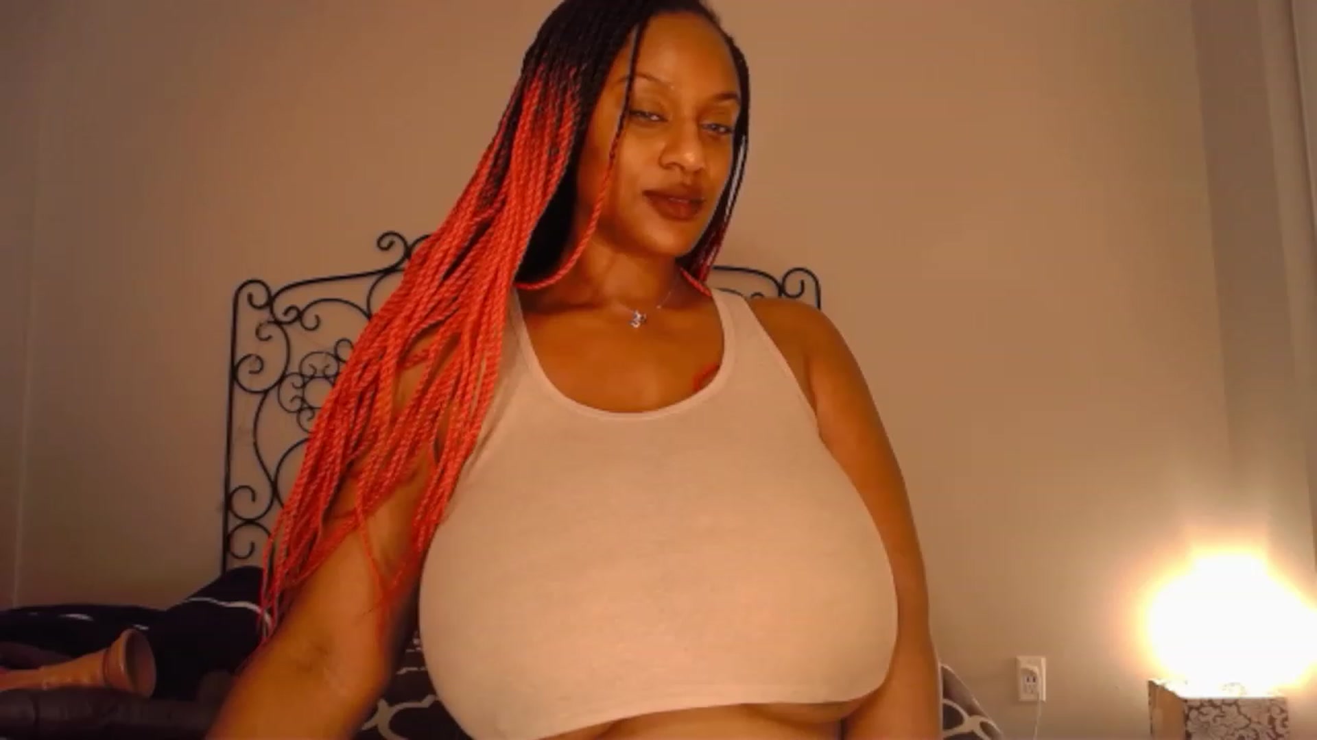 Gallery image thumbnail from TheIconicGirl's myfreecams stream on, 01/08/2023, 17:57 image 8 of 20