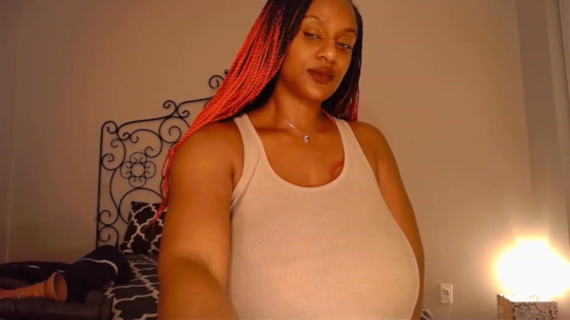 Gallery image thumbnail from TheIconicGirl's myfreecams stream on, 01/08/2023, 17:57 image 14 of 20