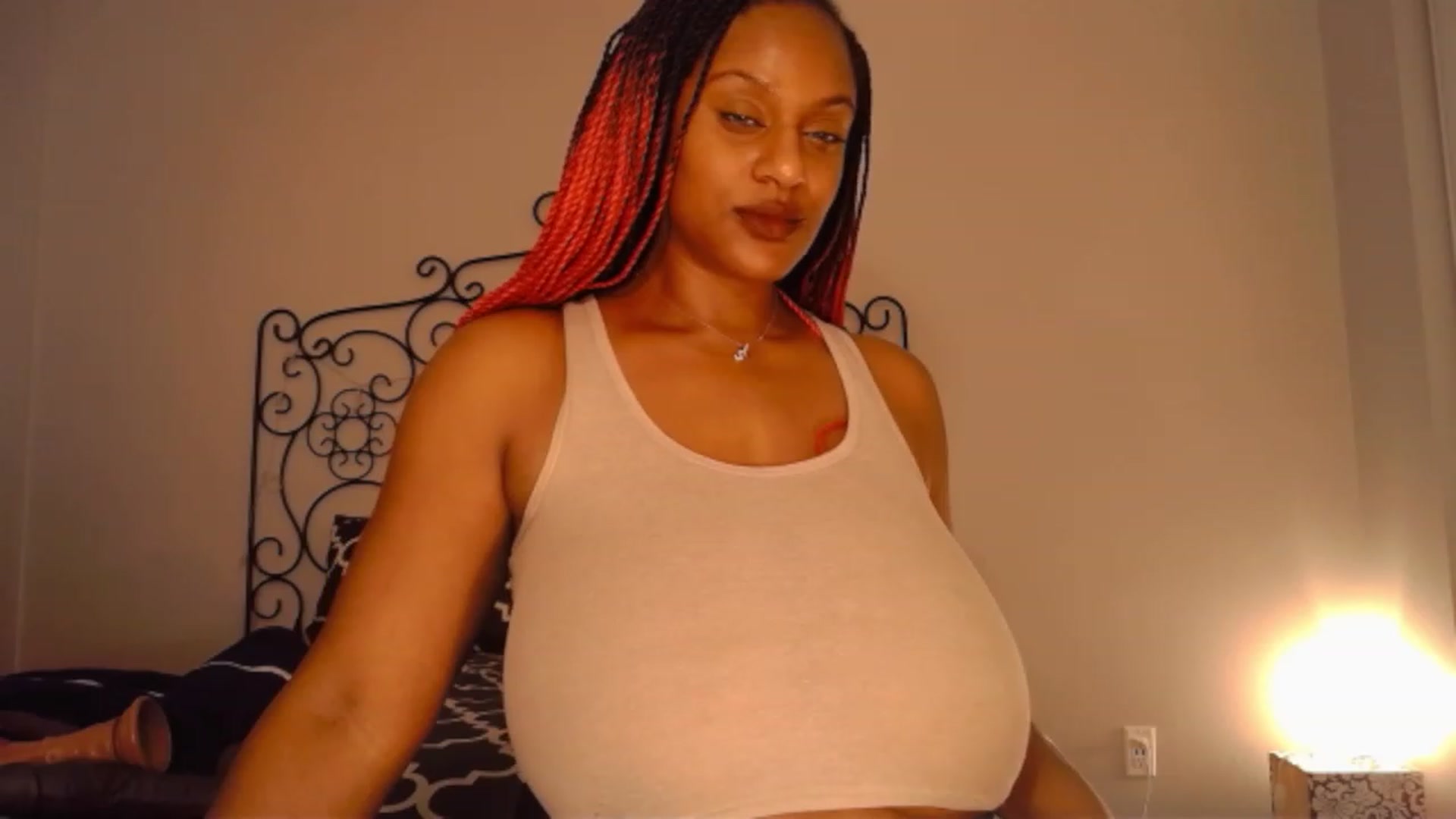 Gallery image thumbnail from TheIconicGirl's myfreecams stream on, 01/08/2023, 17:57 image 10 of 20