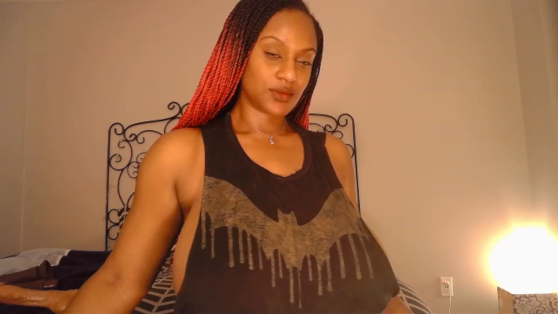 Gallery image thumbnail from TheIconicGirl's myfreecams stream on, 01/28/2023, 14:43 image 17 of 20