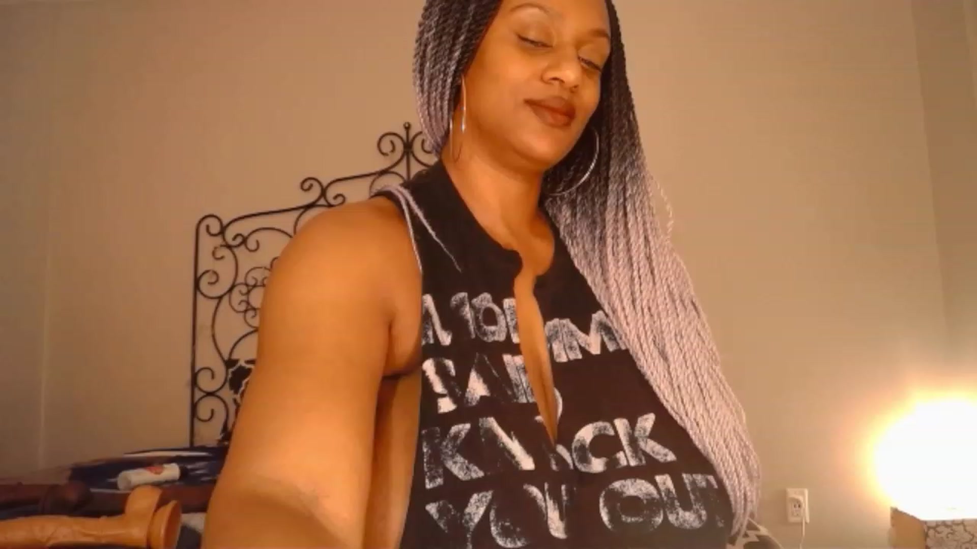 Gallery image thumbnail from TheIconicGirl's myfreecams stream on, 02/09/2023, 15:38 image 18 of 20